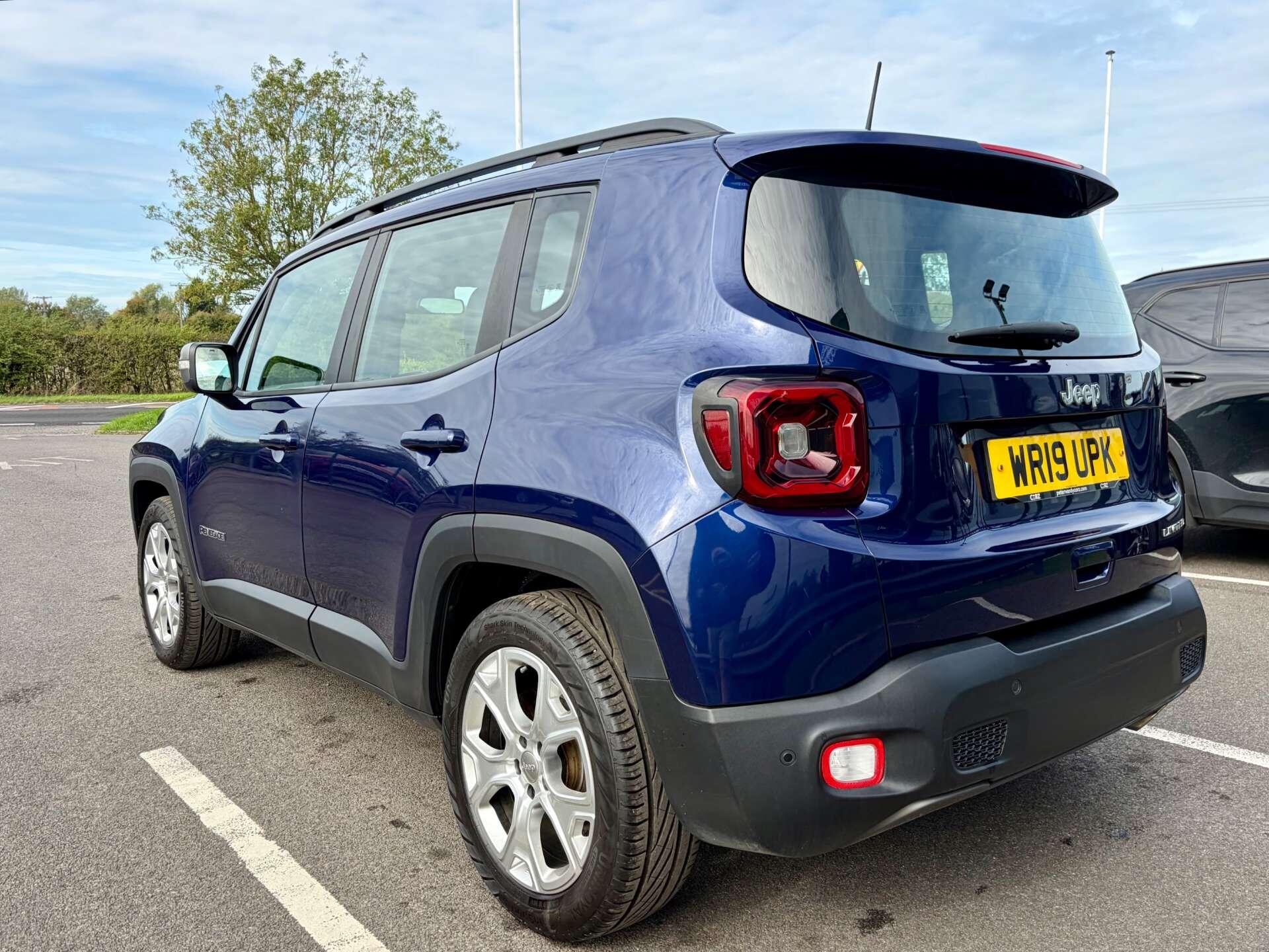Jeep Renegade view 6