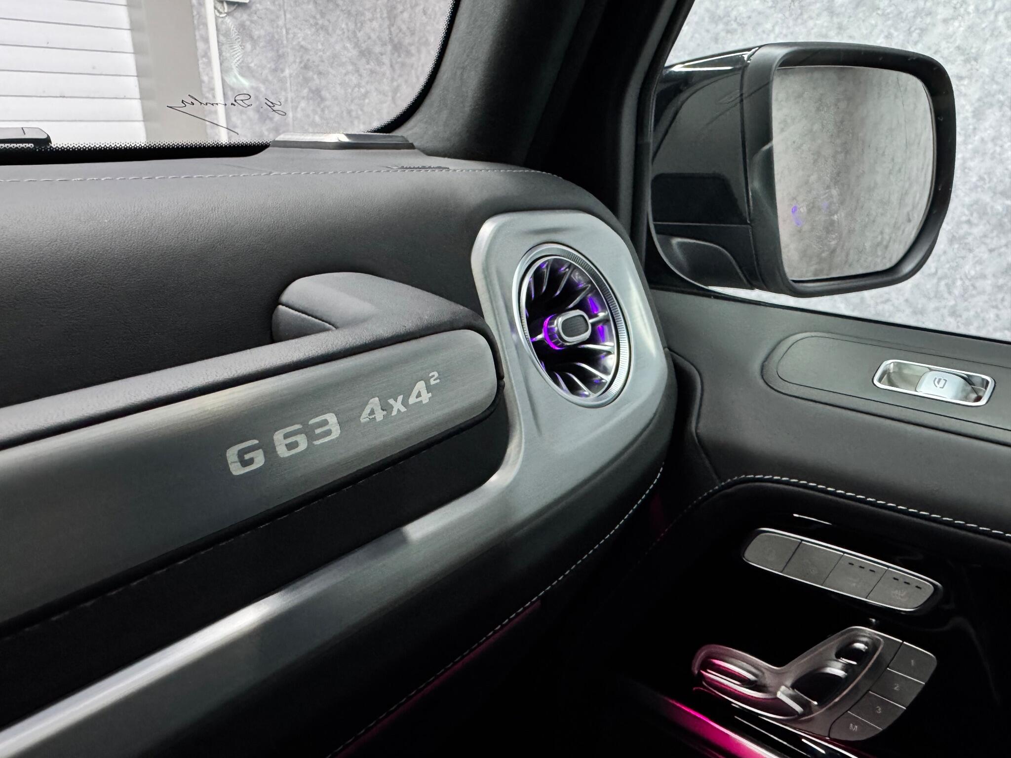 Mercedes-Benz G-Class view 24