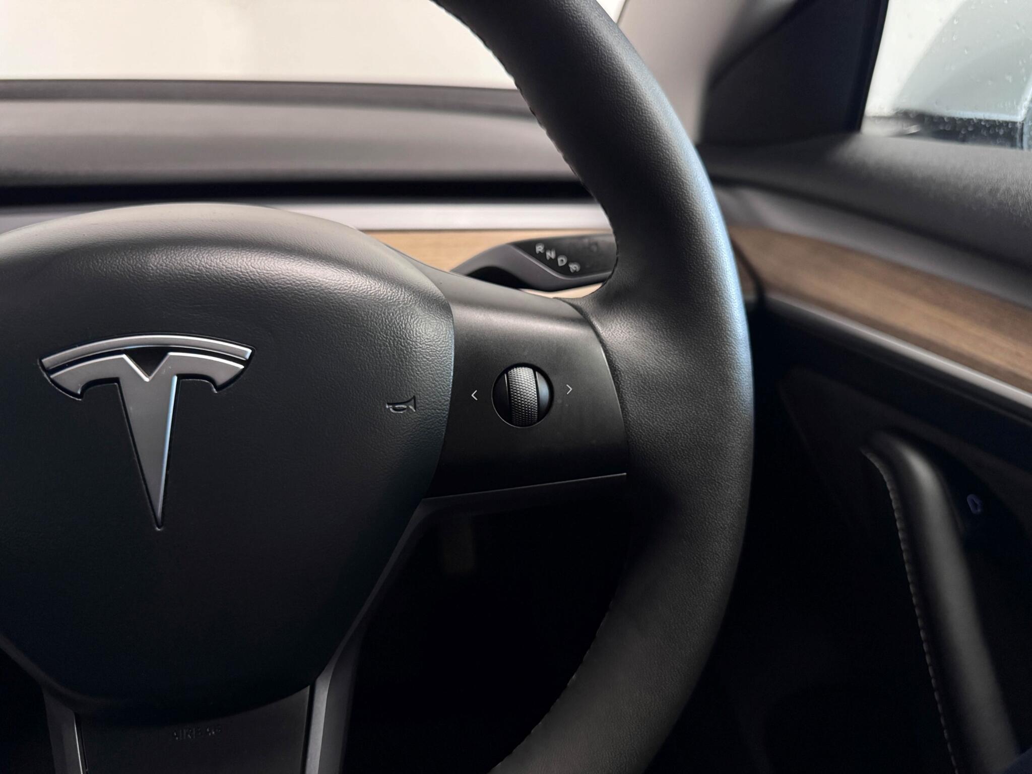 Tesla Model 3 view 14