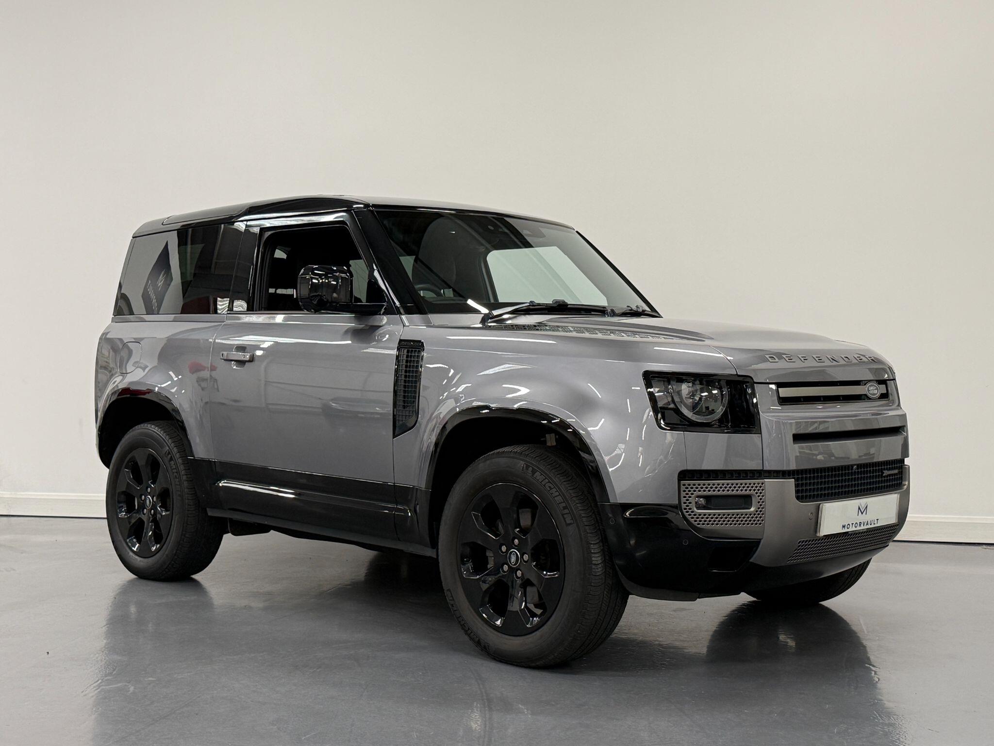 Land Rover Defender 90 view 3