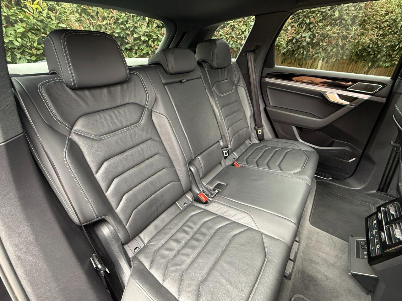 Volkswagen Touareg view 46