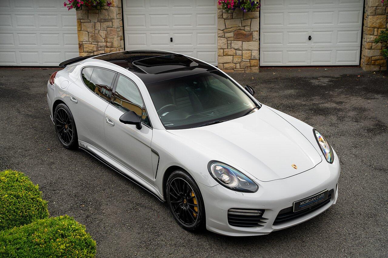 Porsche Panamera view 93