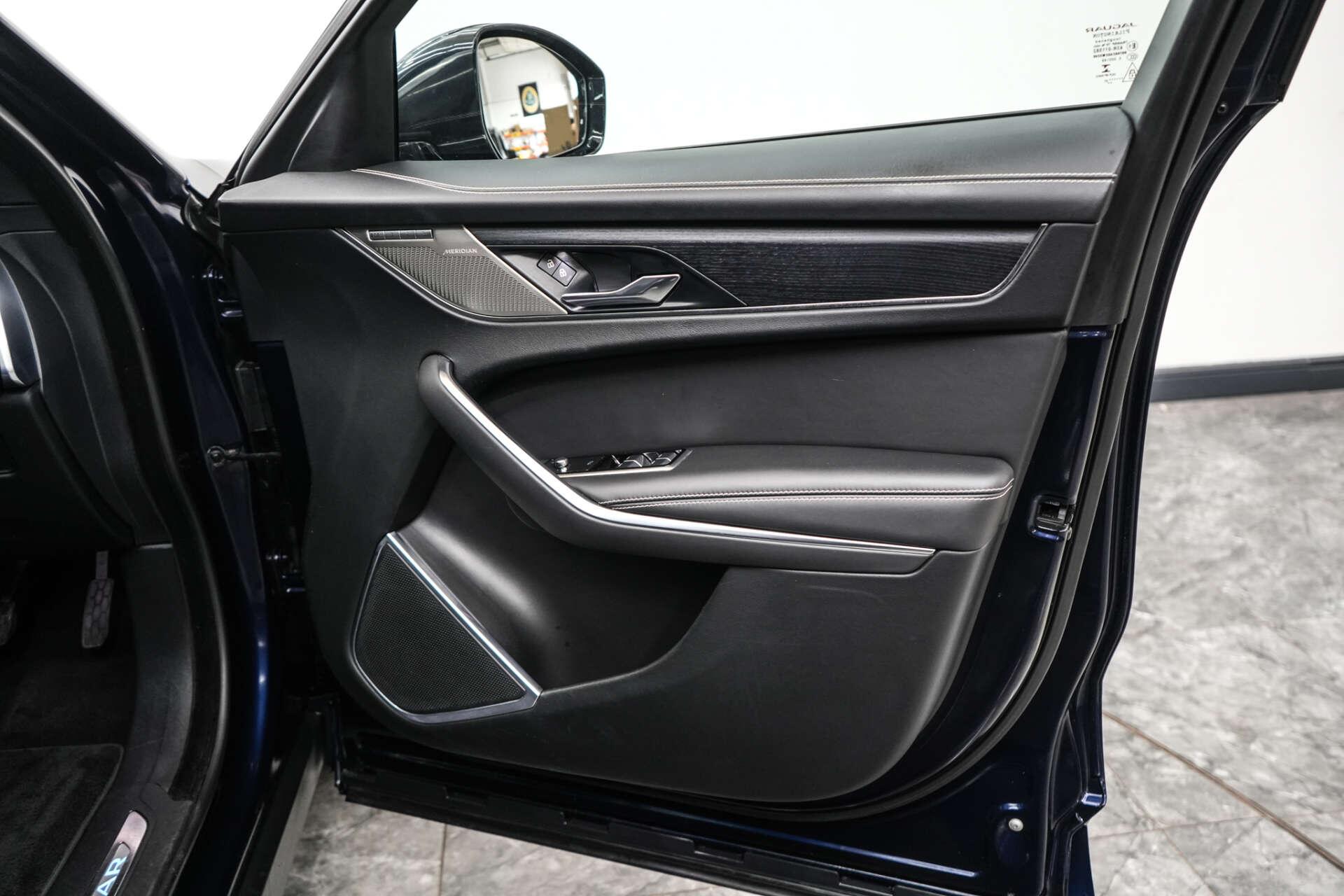 Jaguar F-Pace view 22
