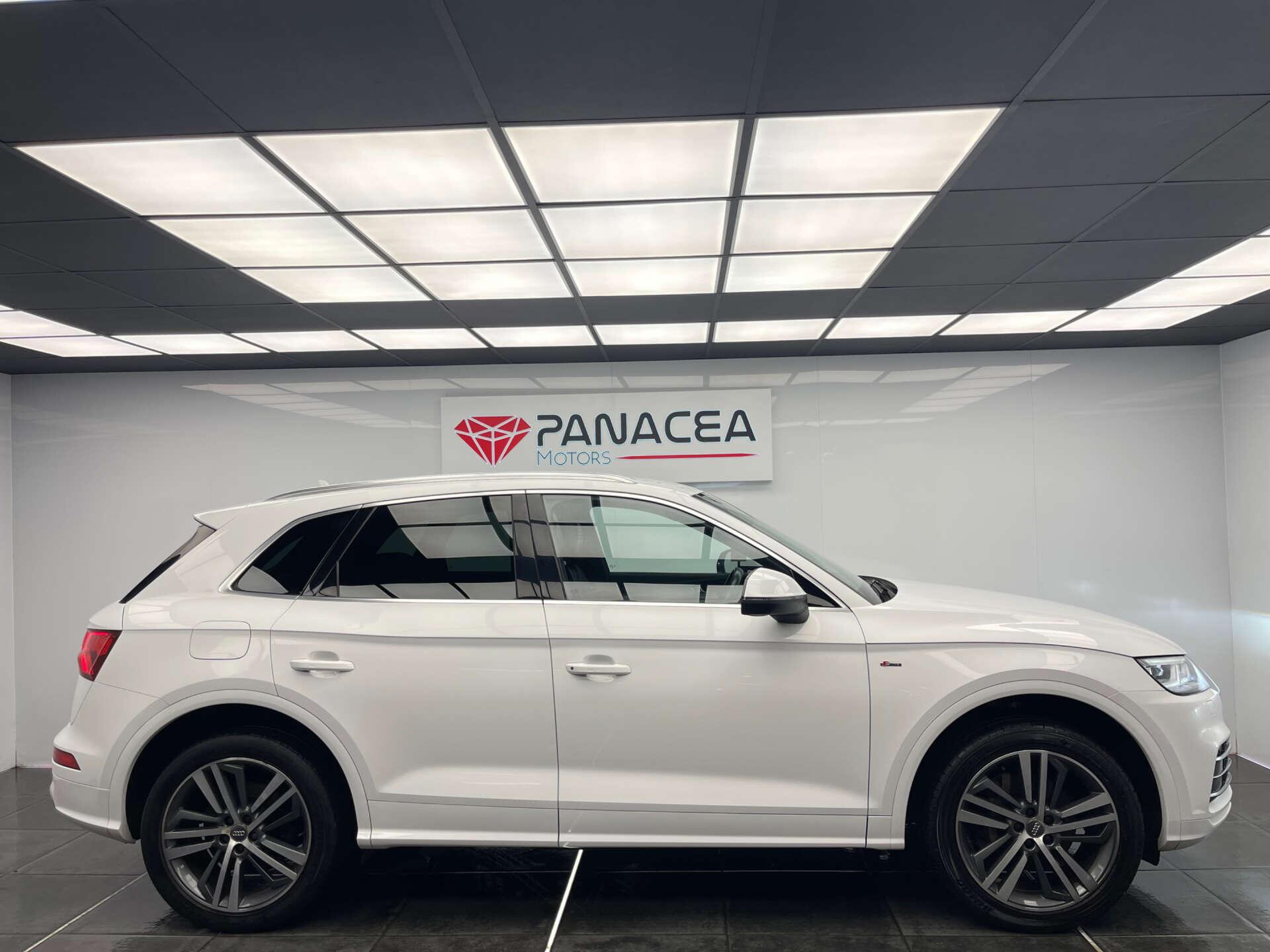 Audi Q5 view 2
