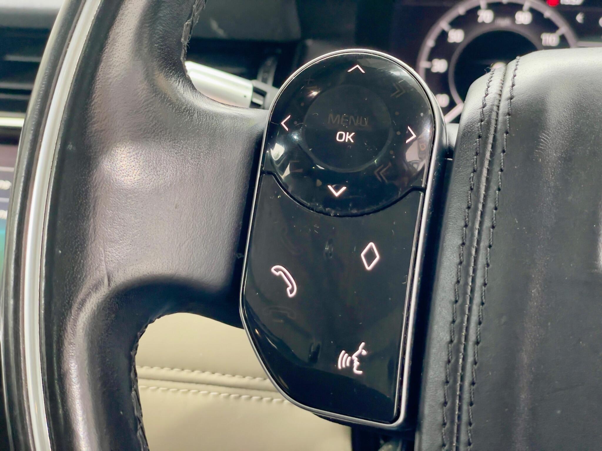 Land Rover Discovery Sport view 59