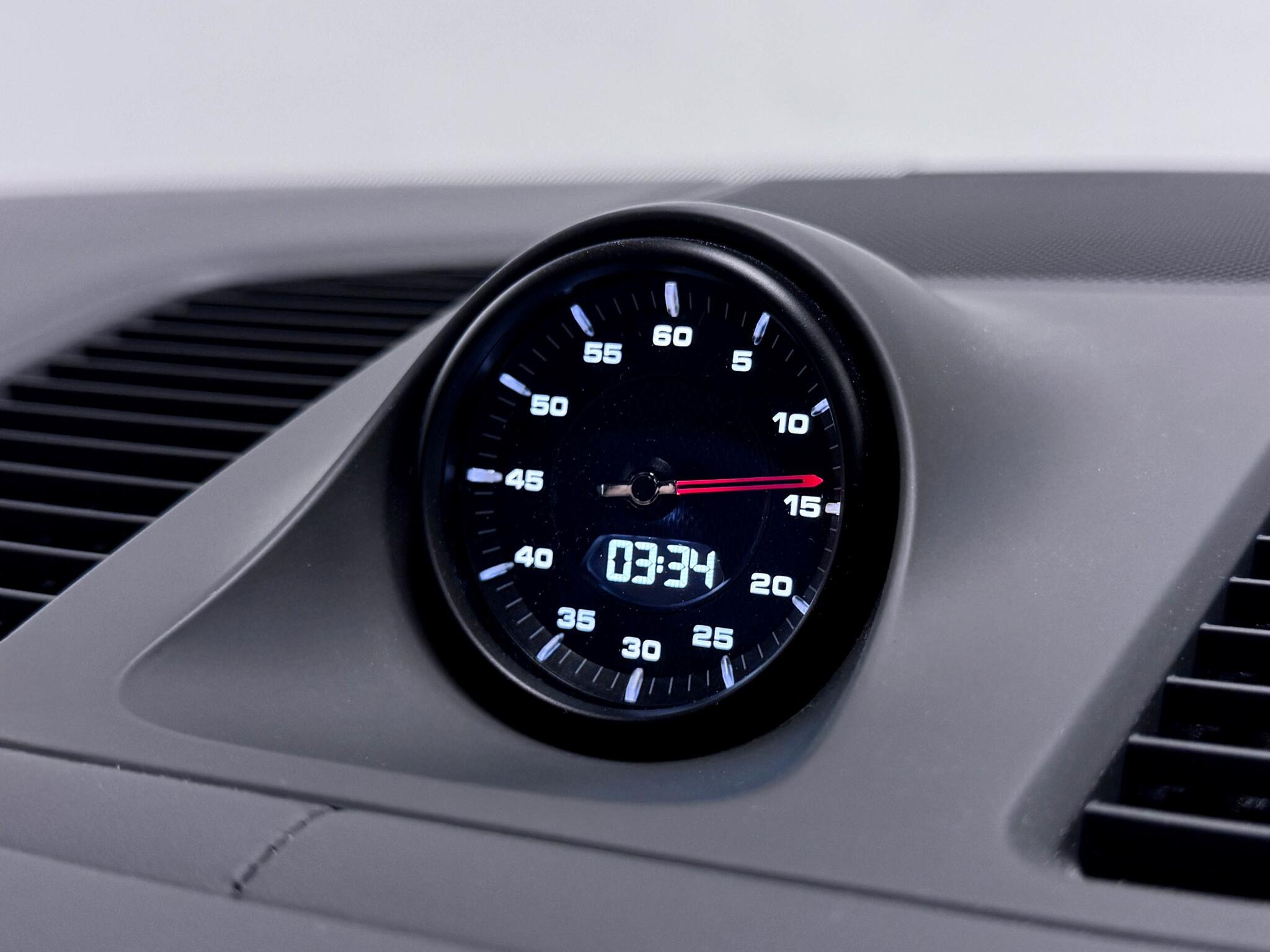 Porsche Cayenne view 44