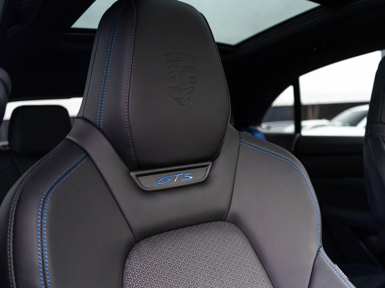 Porsche Macan view 53