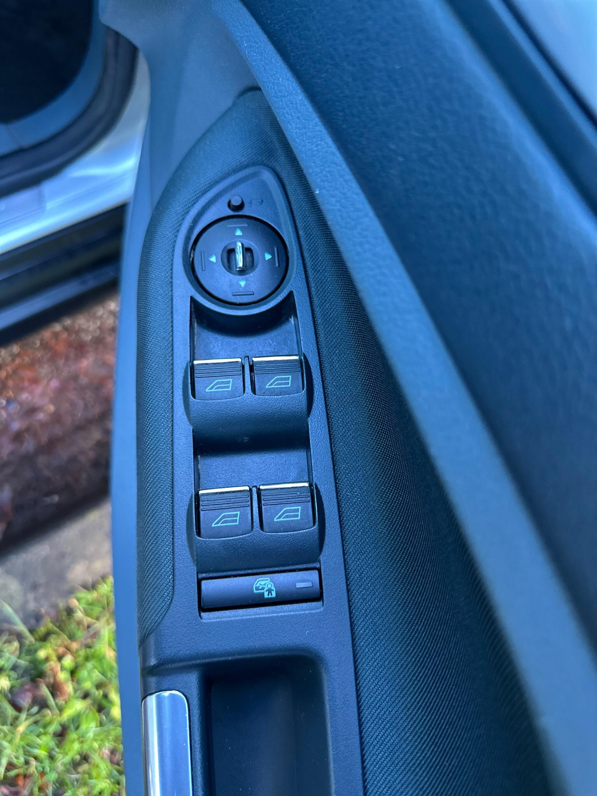 2013 Ford C-Max 1.6 TDCi Titanium Euro 5 5dr • 109,000 miles image 30
