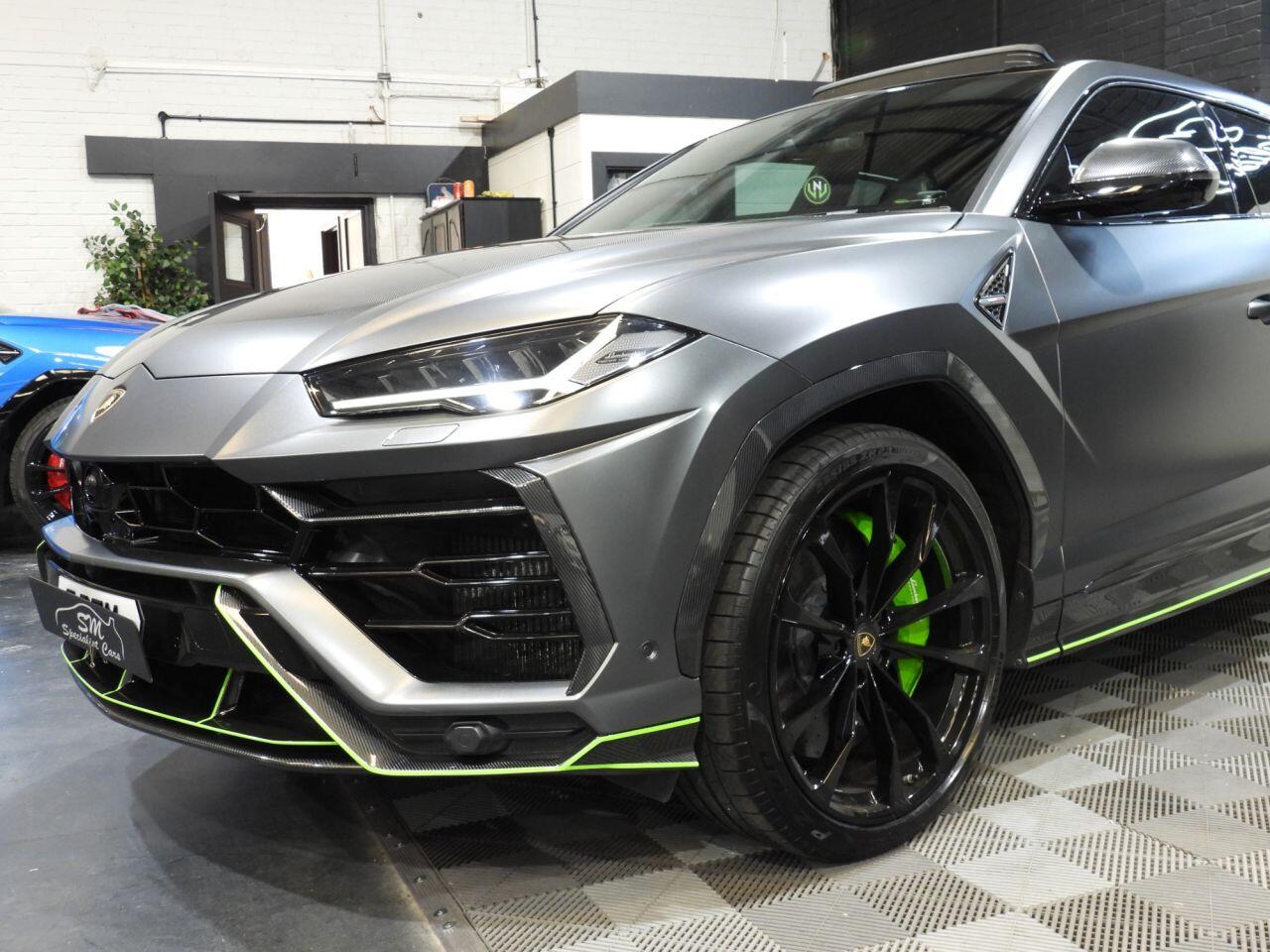 Lamborghini Urus view 67