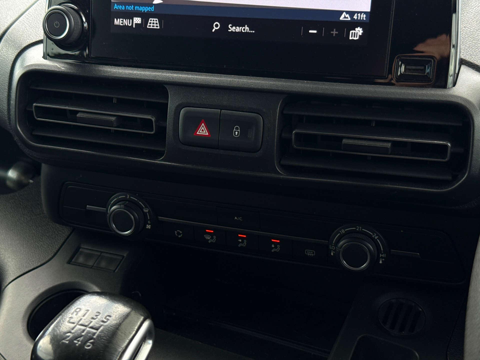 Vauxhall Combo Life view 59