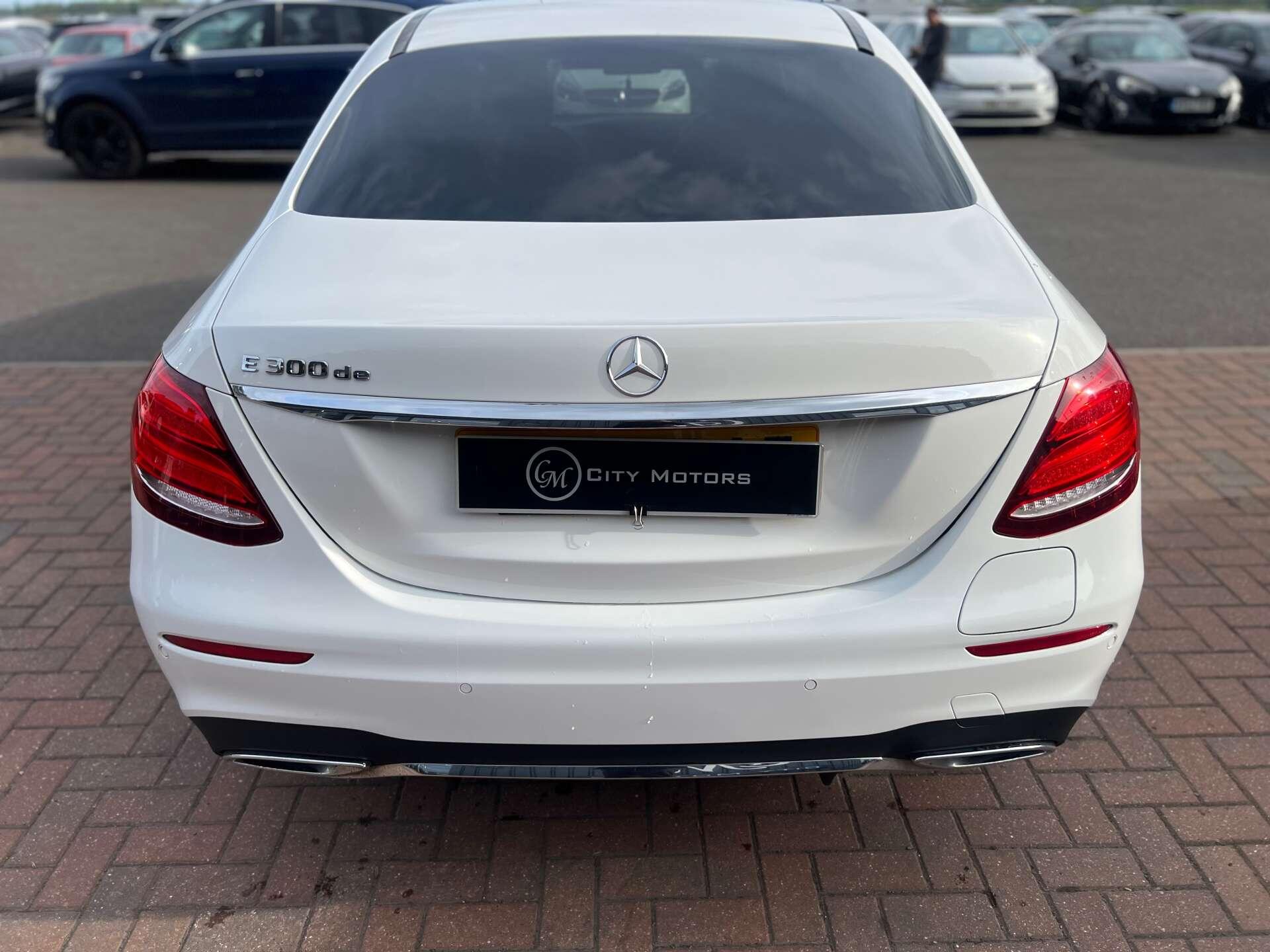 Mercedes-Benz E-Class view 11