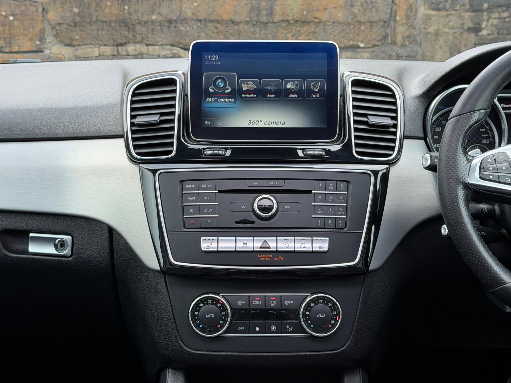 Mercedes-Benz GLE view 31