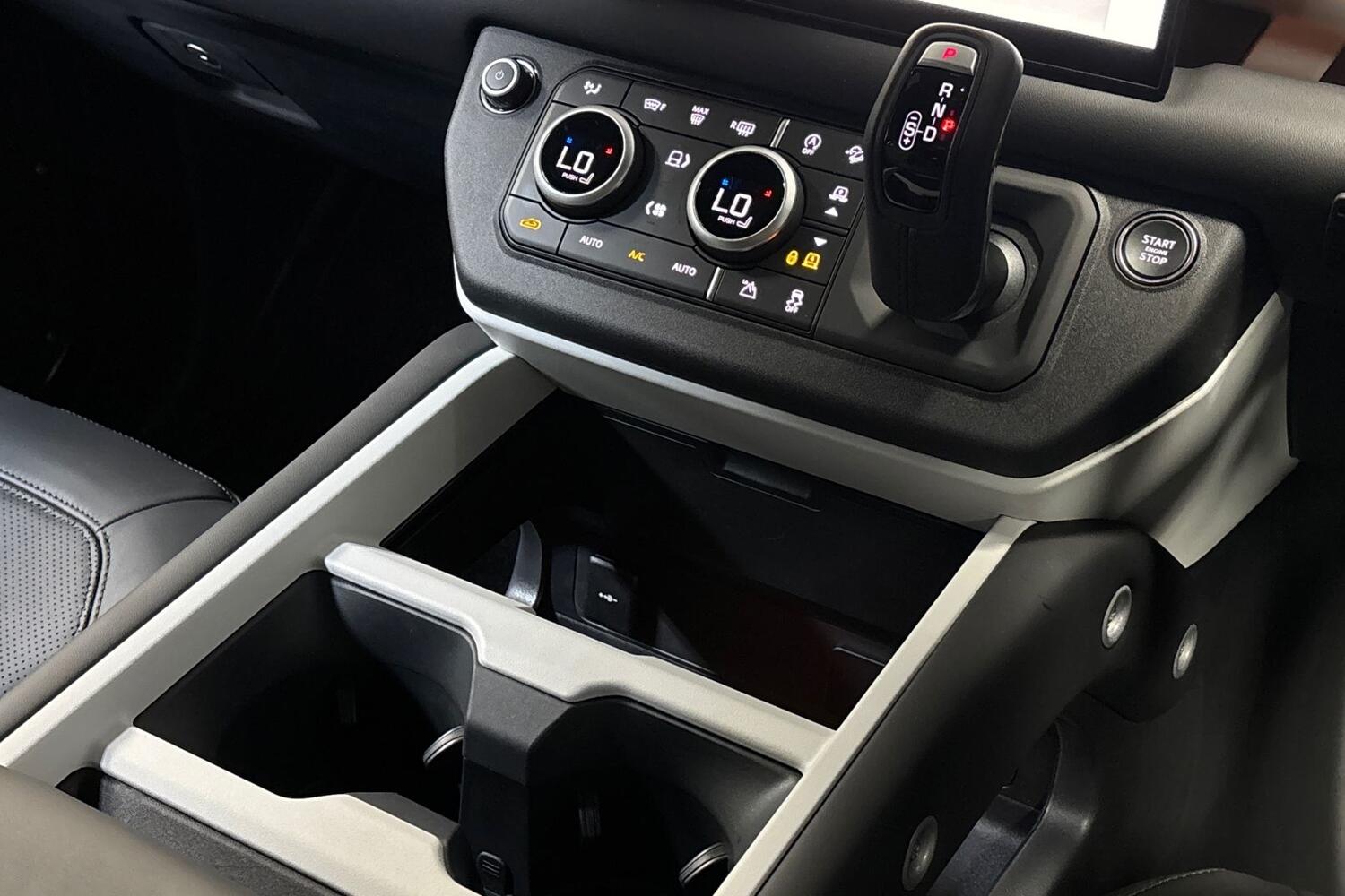 Land Rover Defender view 13