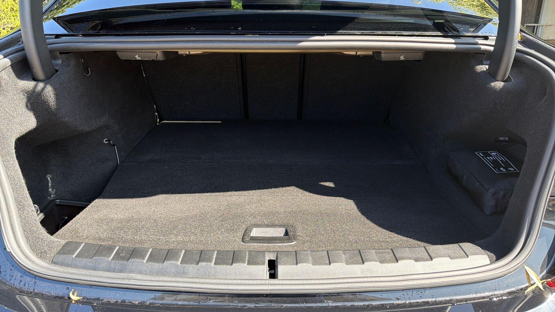 BMW 3 Series view 13