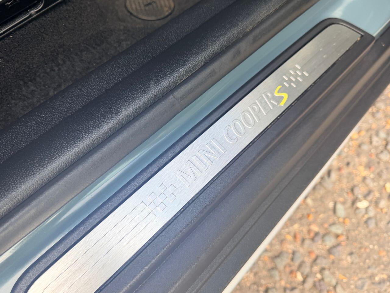 Mini Countryman view 18