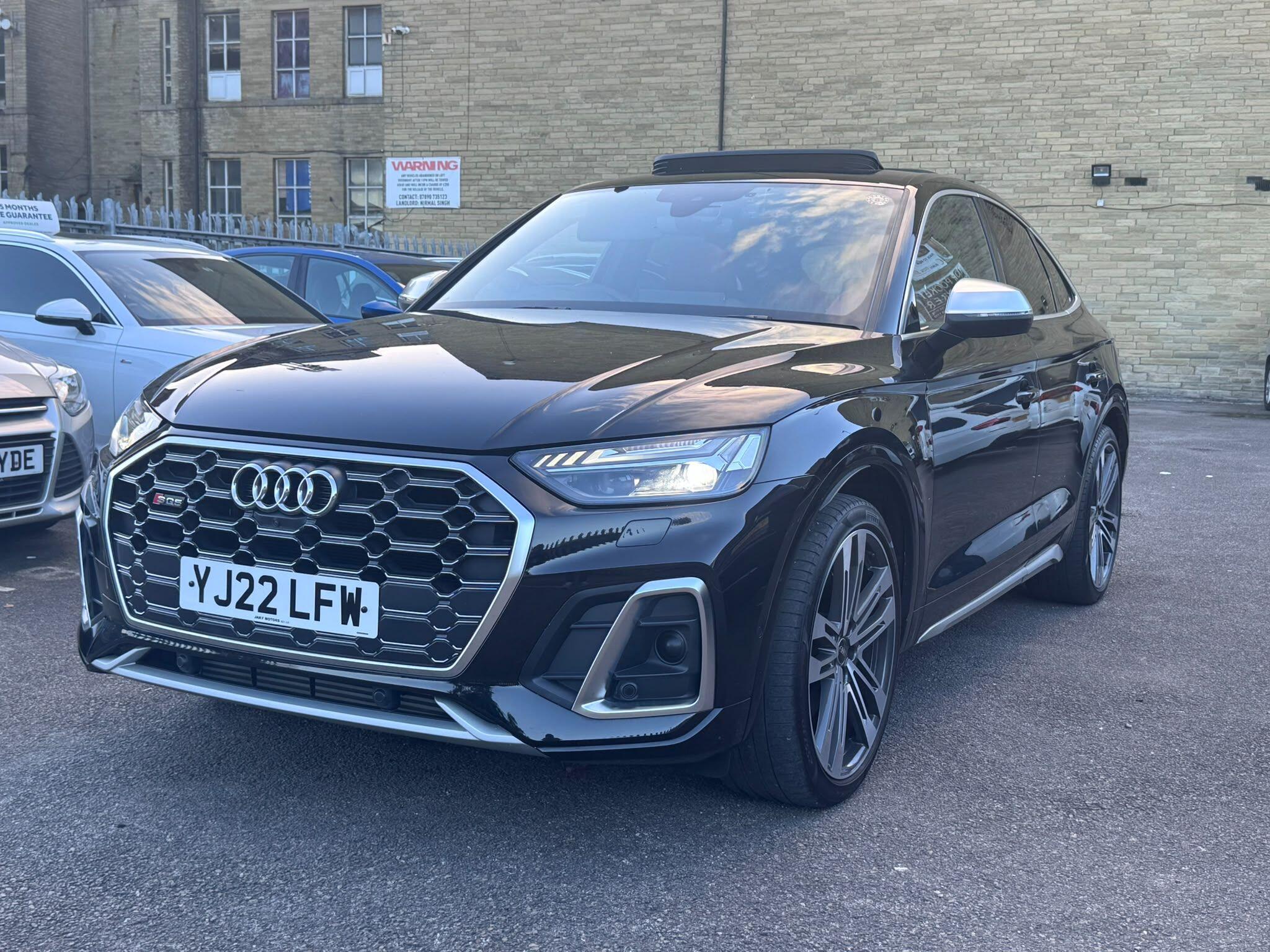 Audi SQ5 view 8