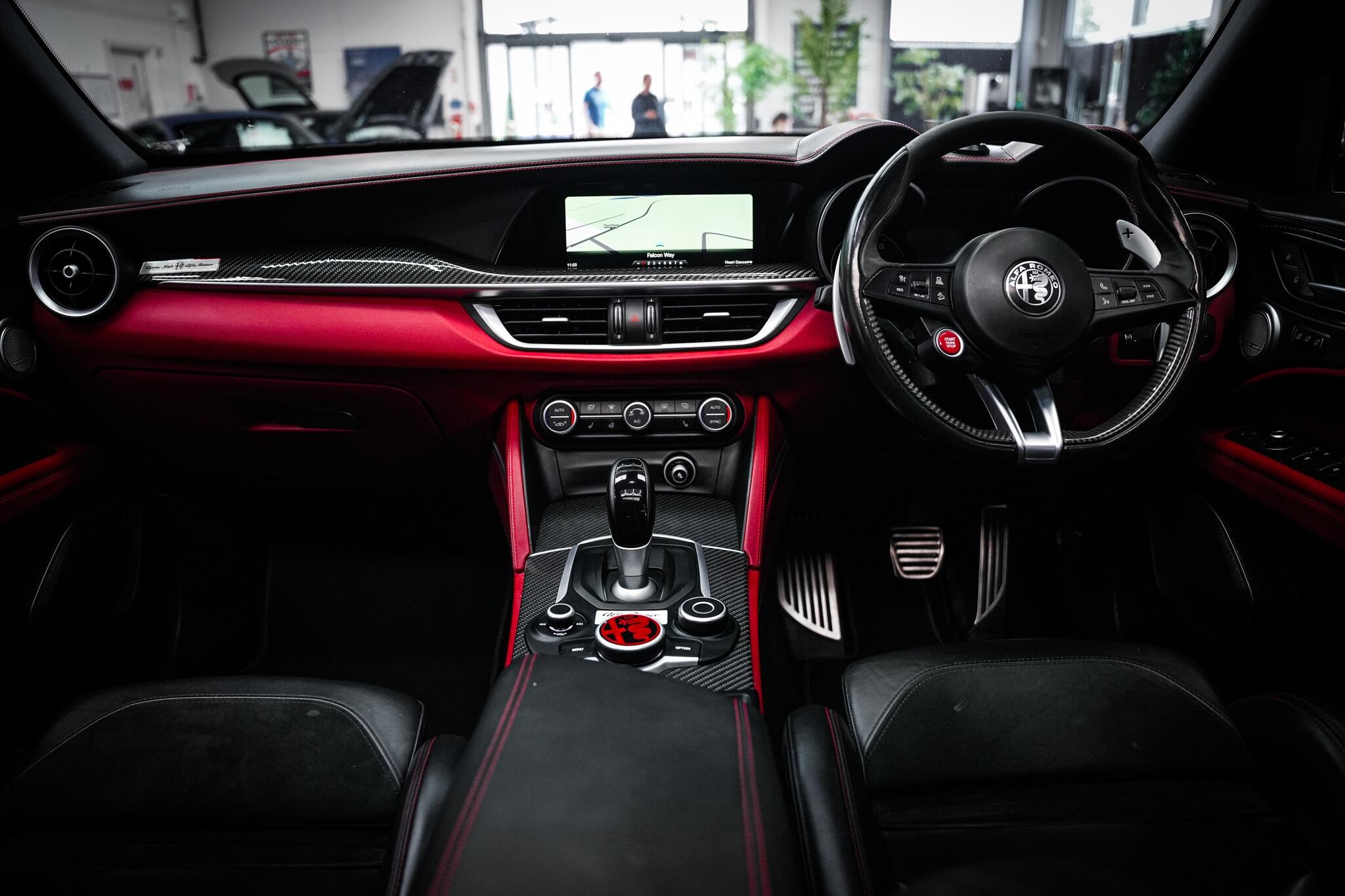 Alfa Romeo Stelvio view 22