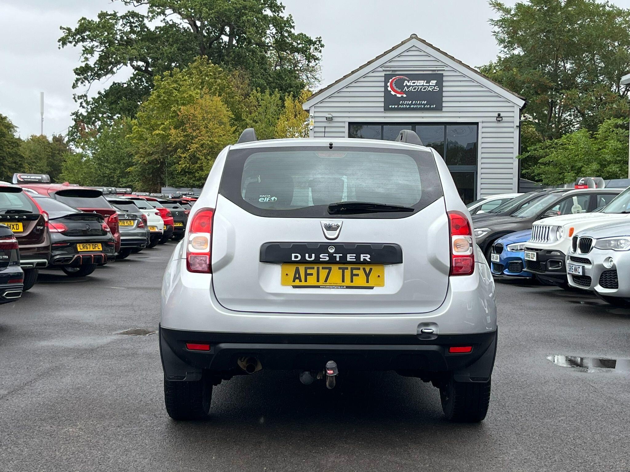 Dacia Duster view 6