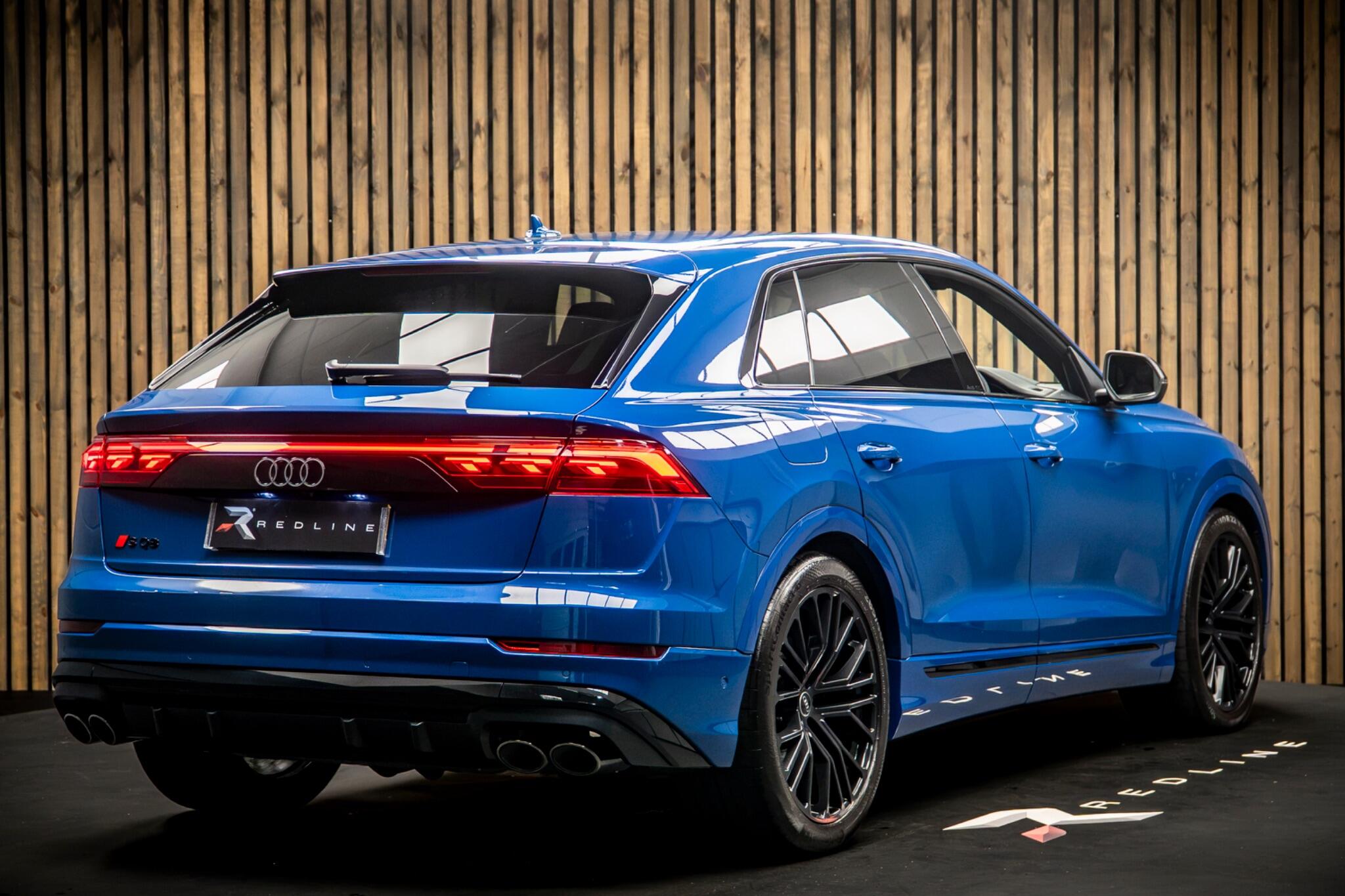 Audi SQ8 view 4