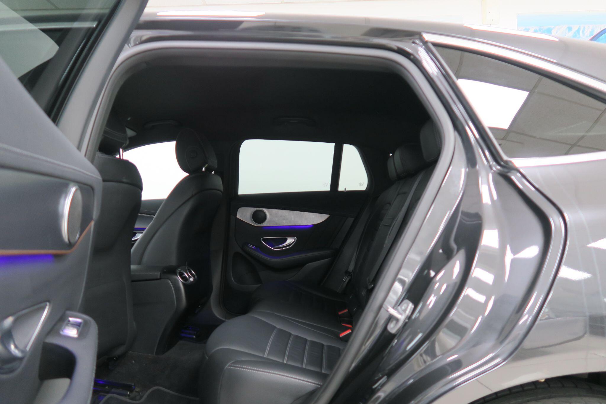 Mercedes-Benz EQC view 11