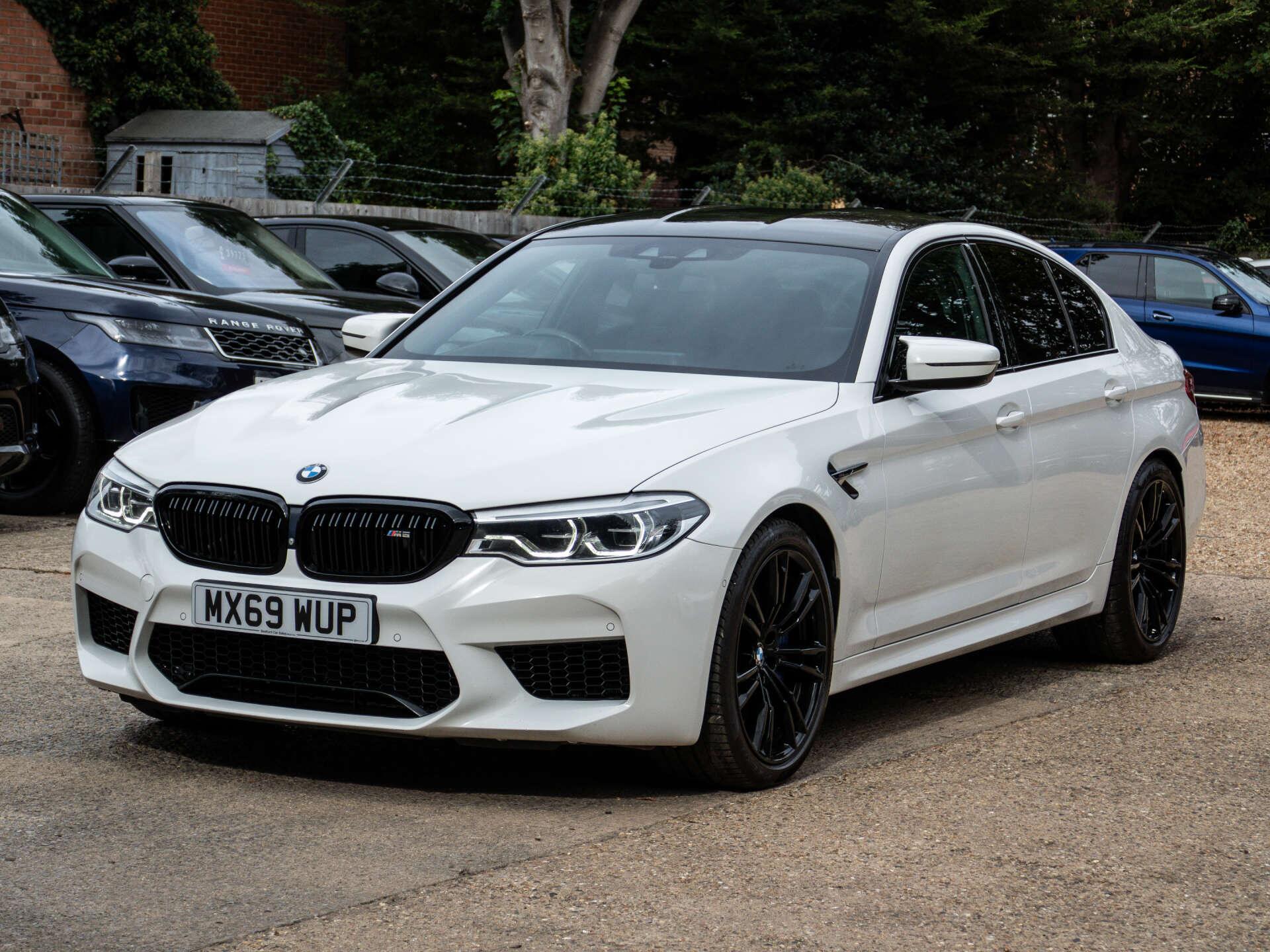 BMW M5 view 12