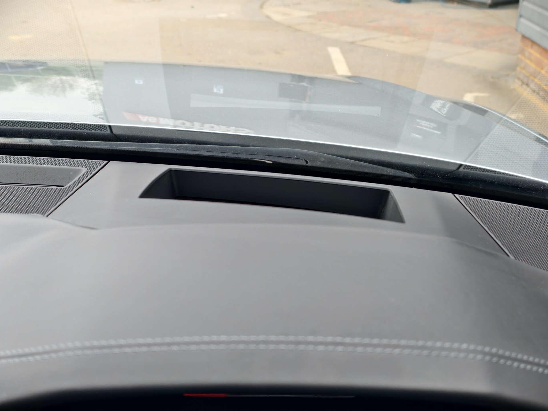 Audi S6 Avant view 32