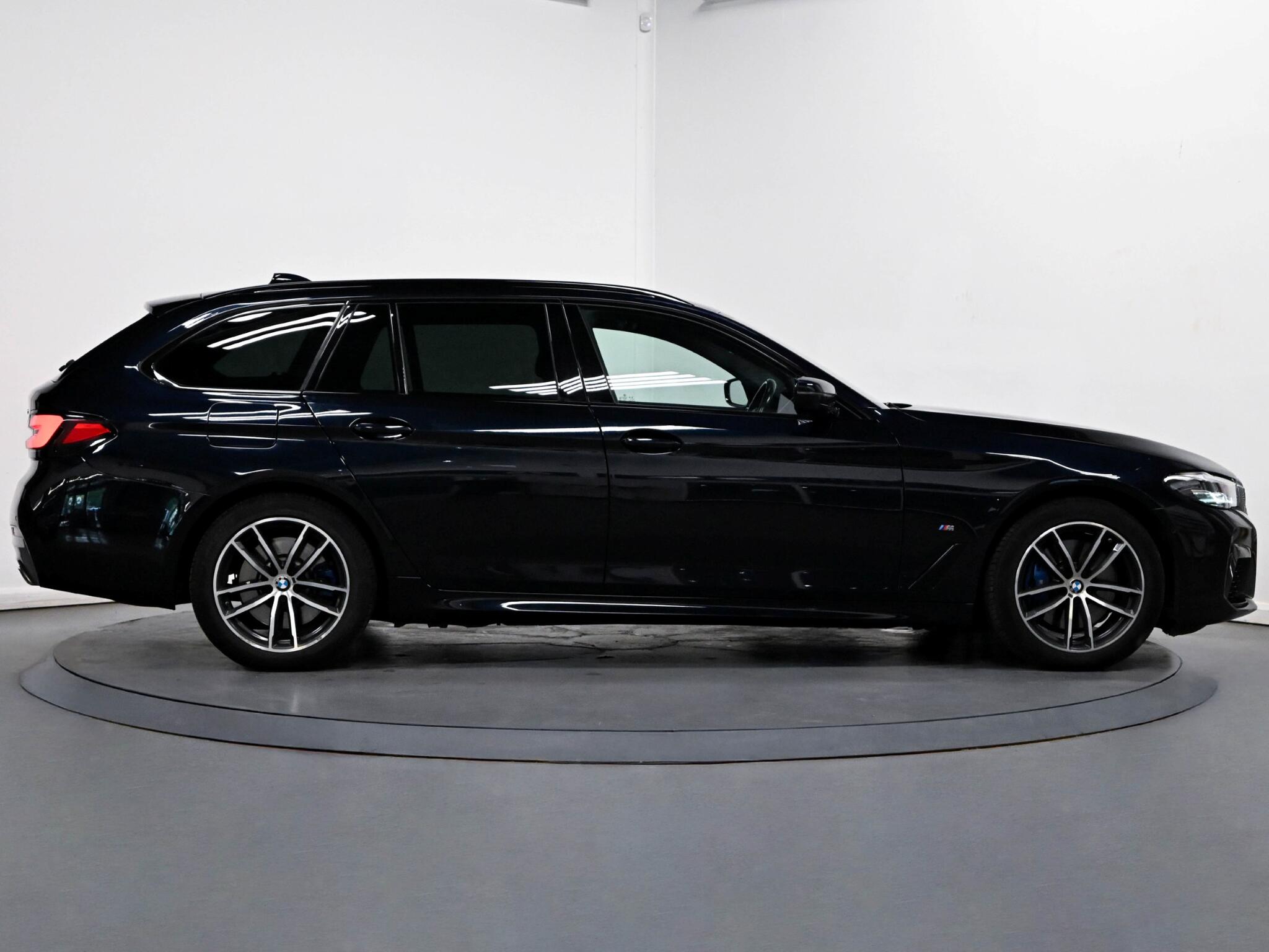 BMW 5 Series view 22
