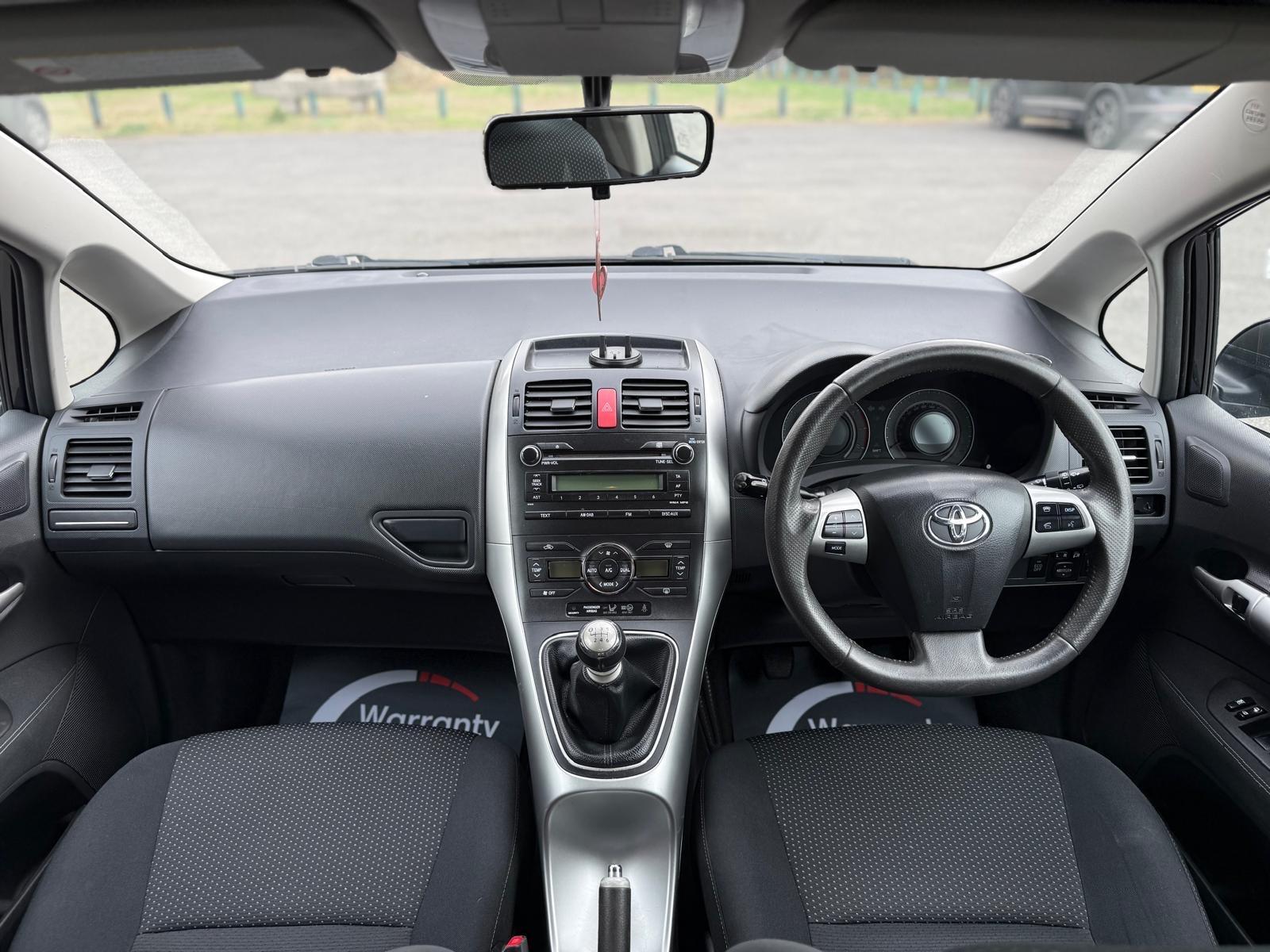 Toyota Auris view 26