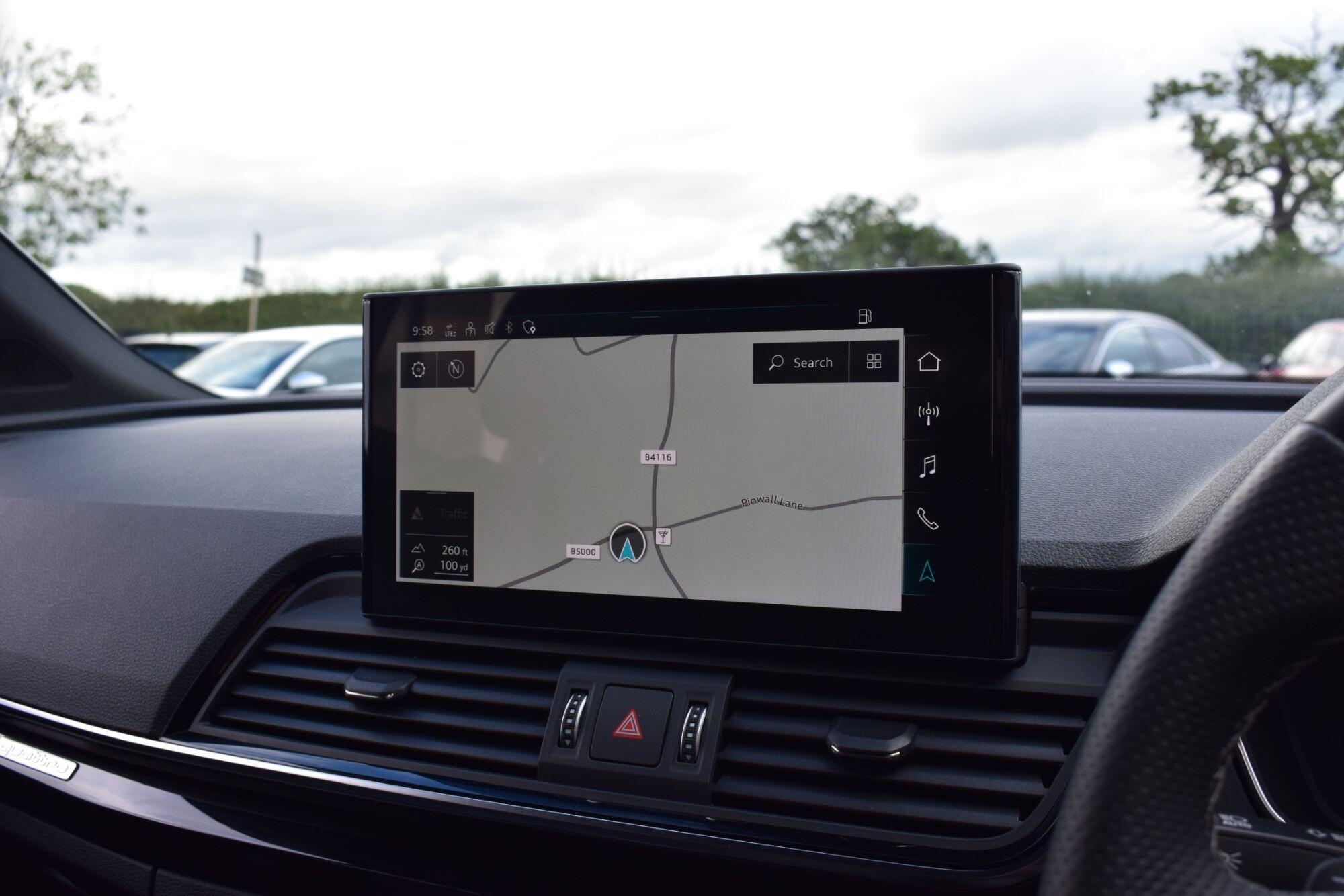 Audi Q5 view 15
