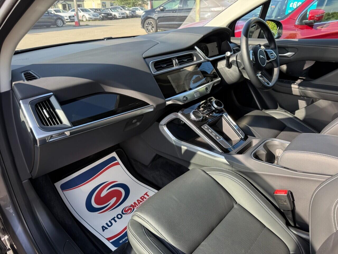 Jaguar I-Pace view 41
