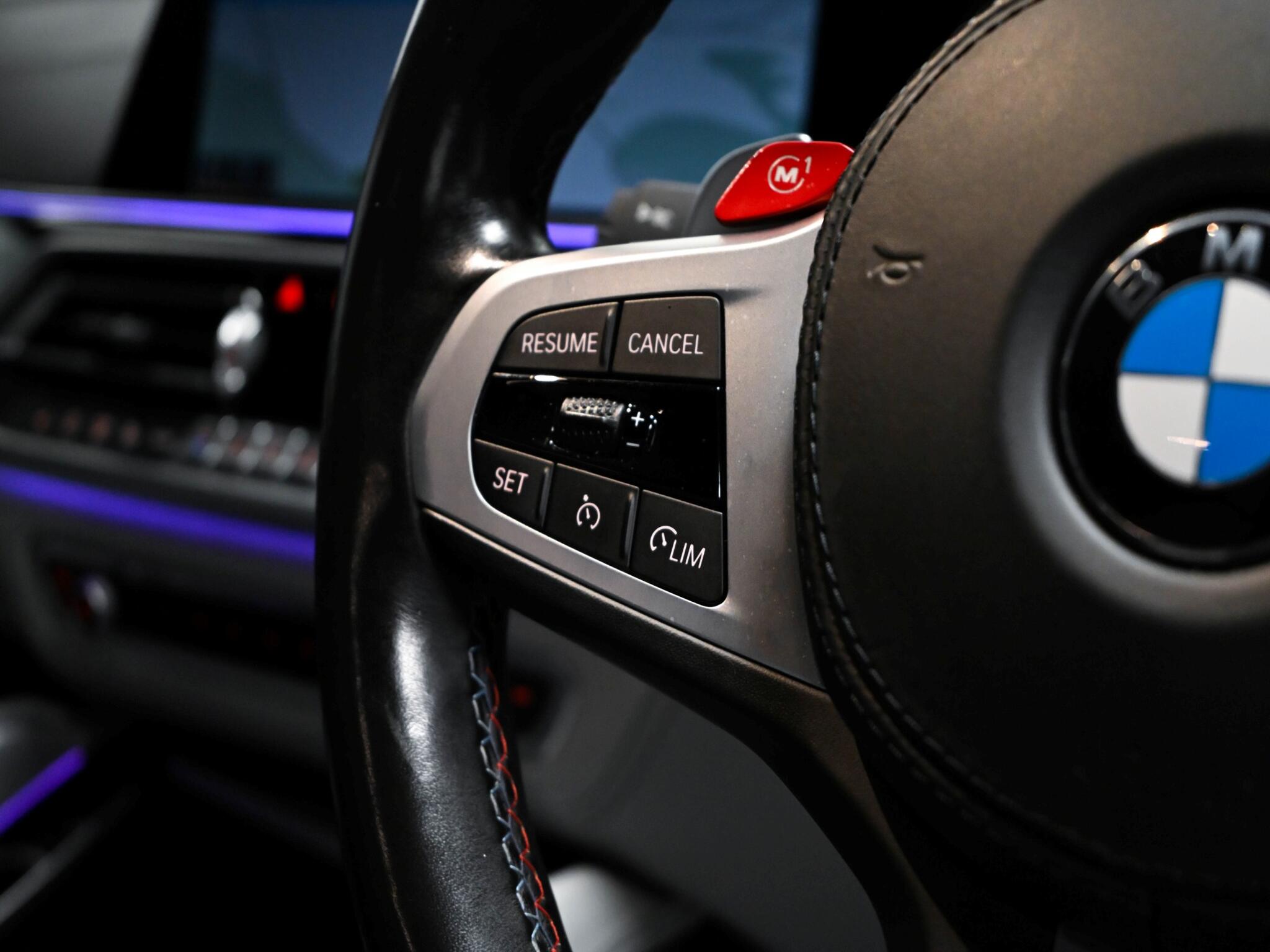 BMW X6 M view 11