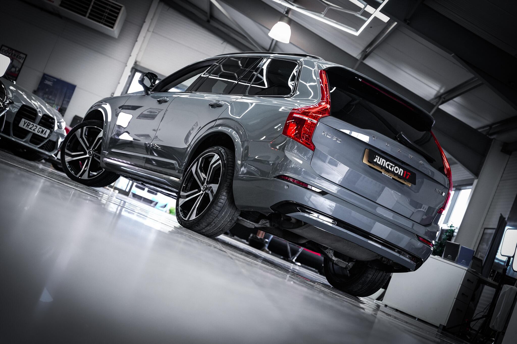 Volvo XC90 view 6