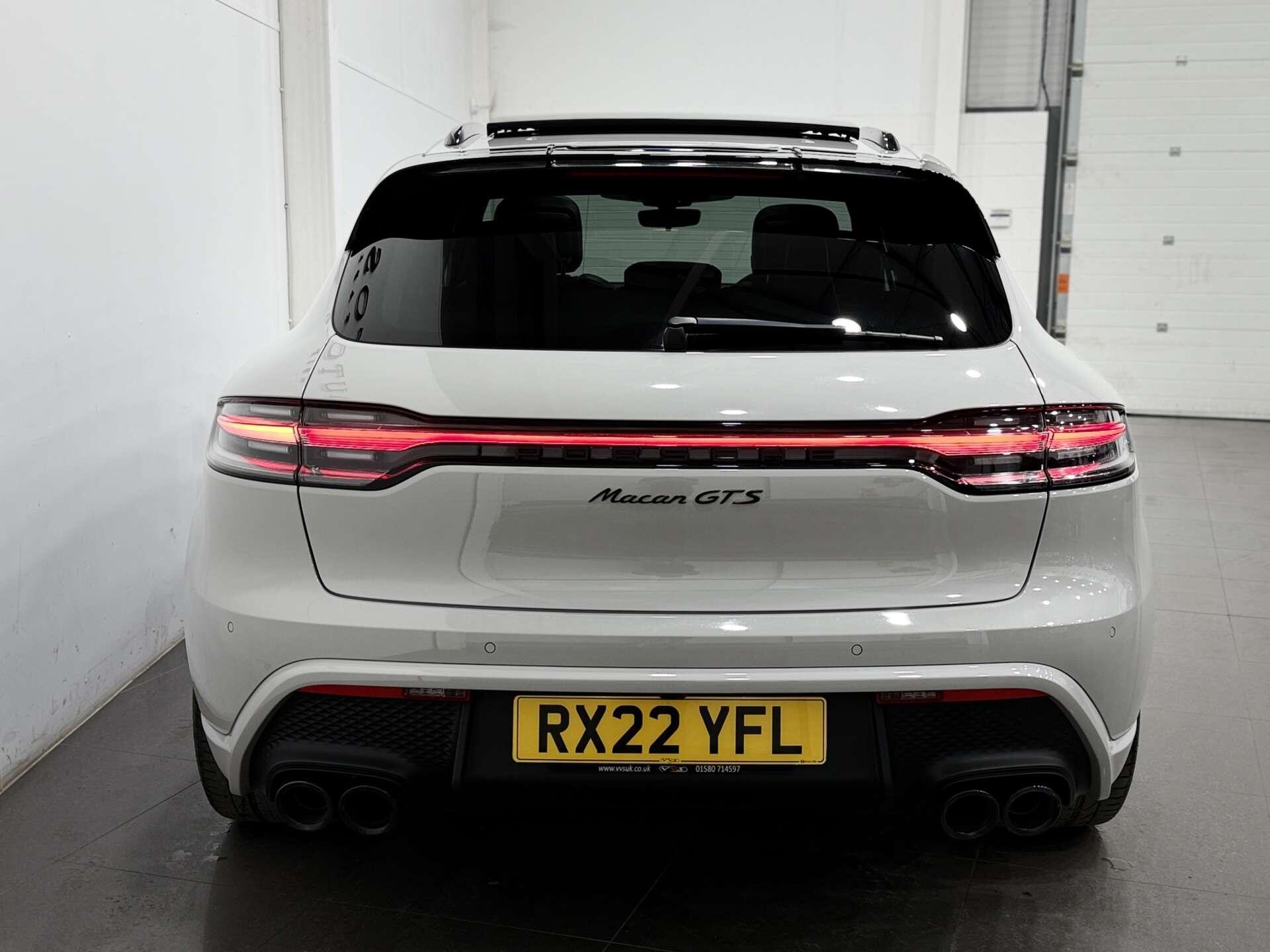 Porsche Macan view 6