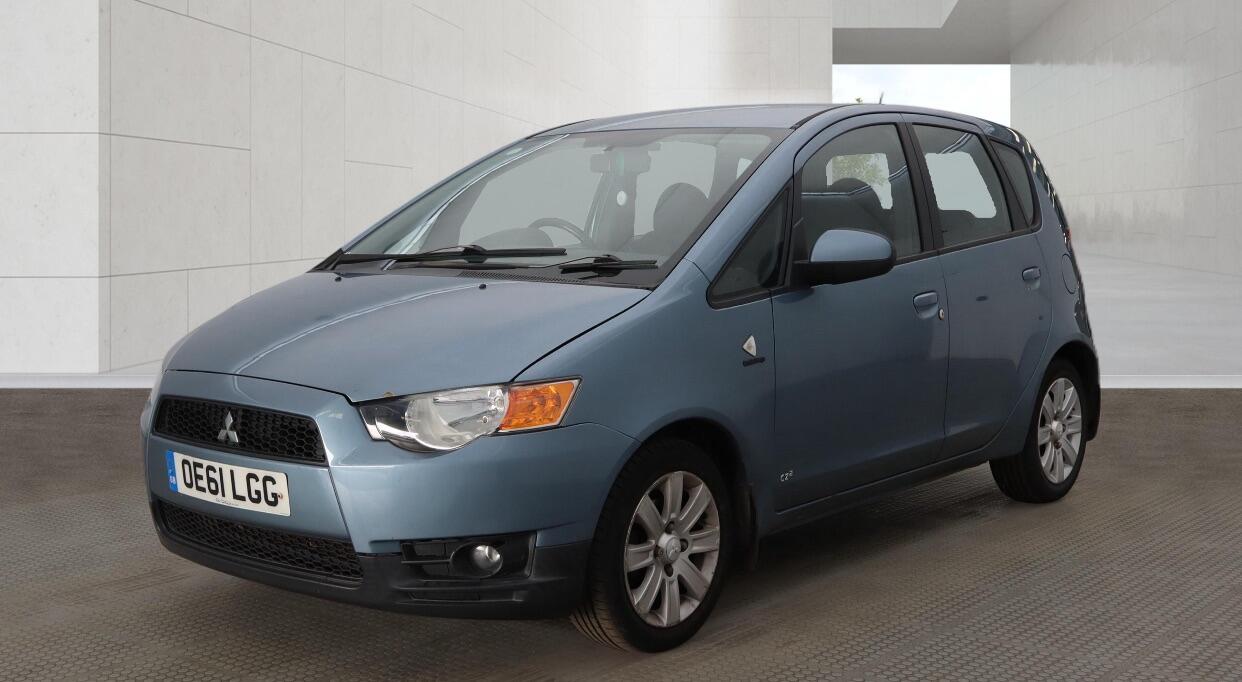 Mitsubishi Colt view 2