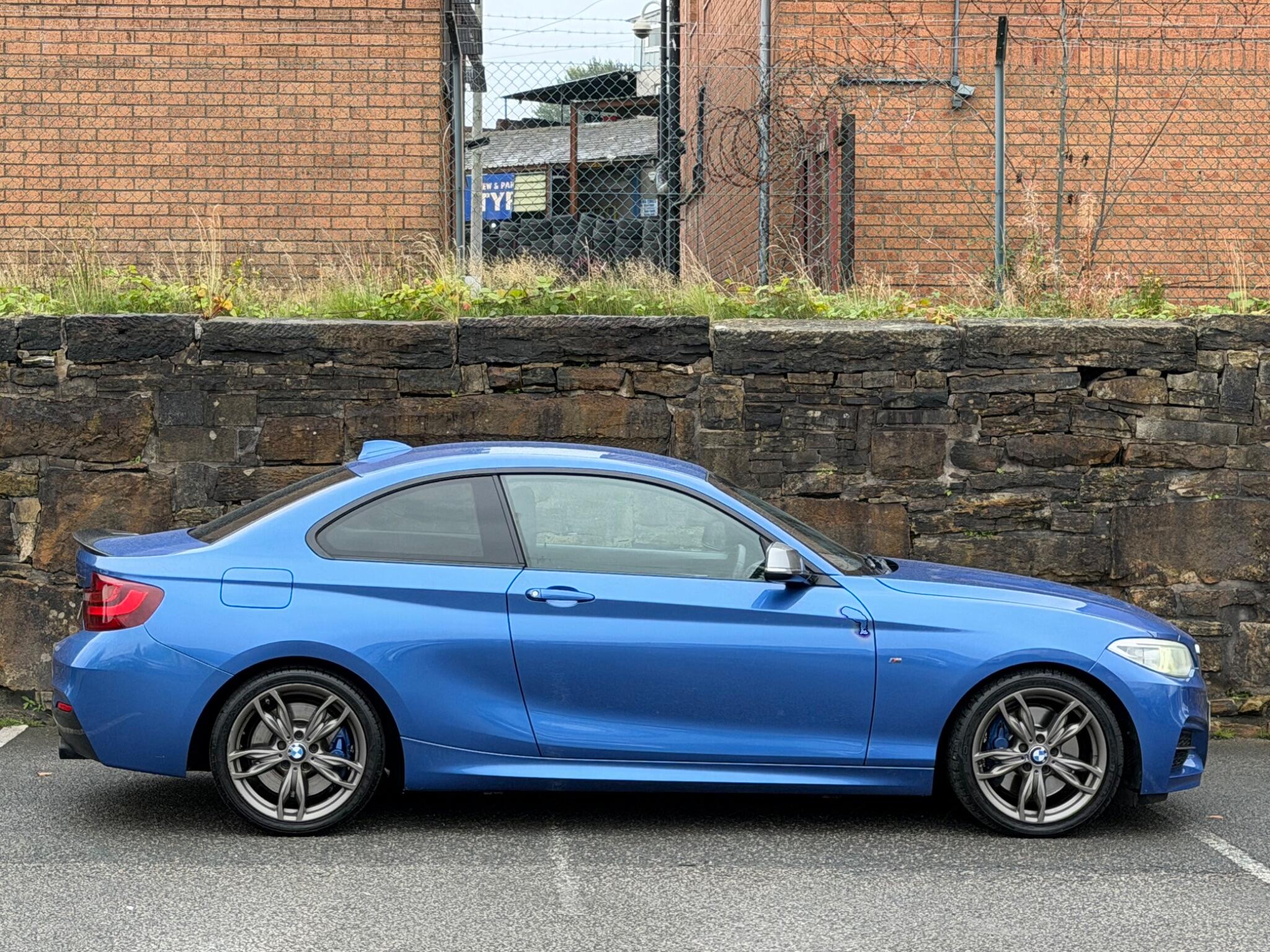 BMW 2 Series view 8