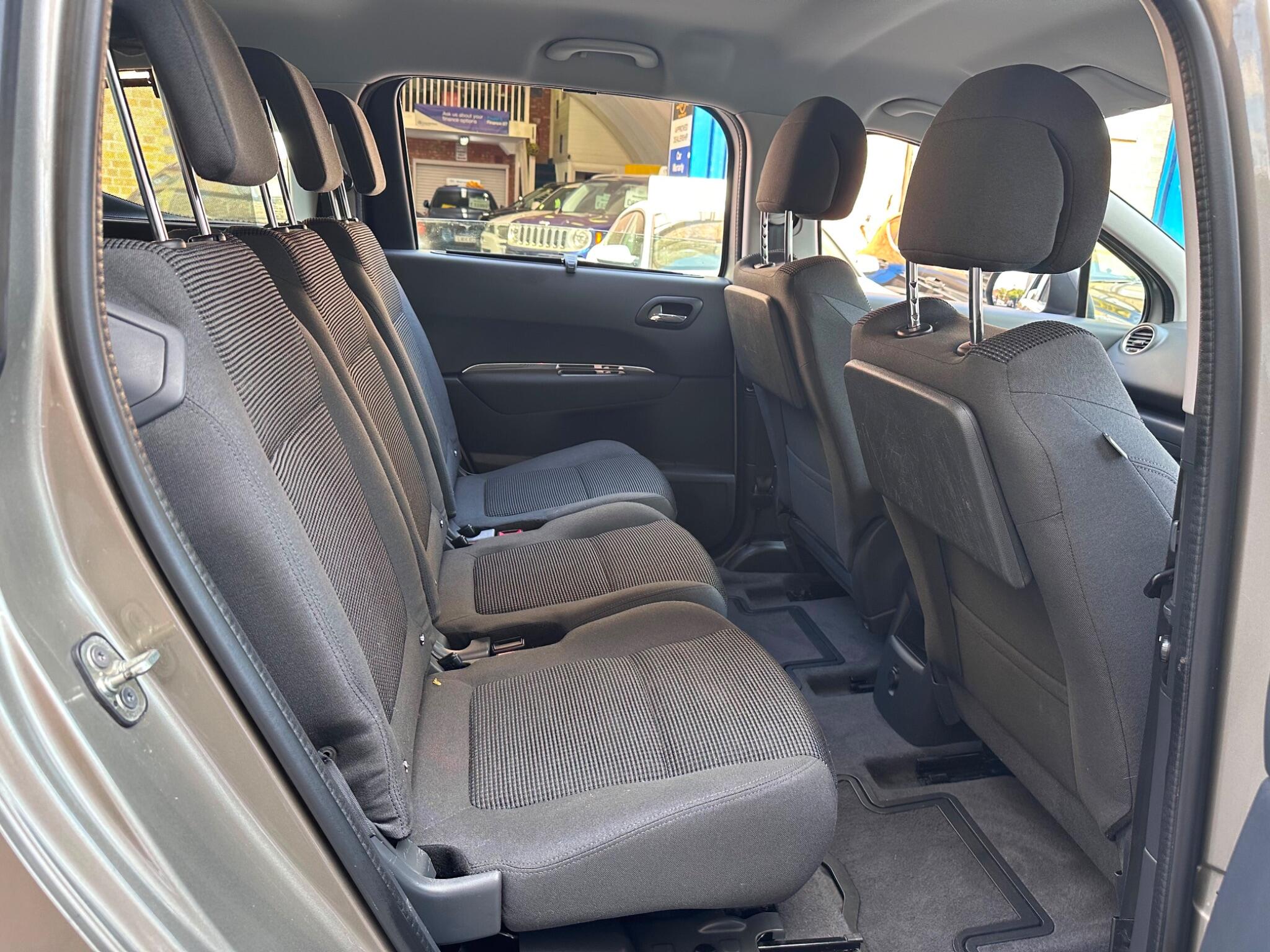 Peugeot 5008 view 22