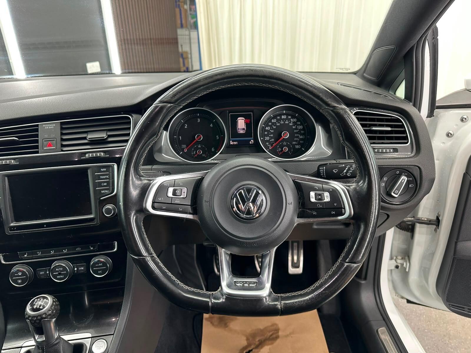 Volkswagen Golf view 31