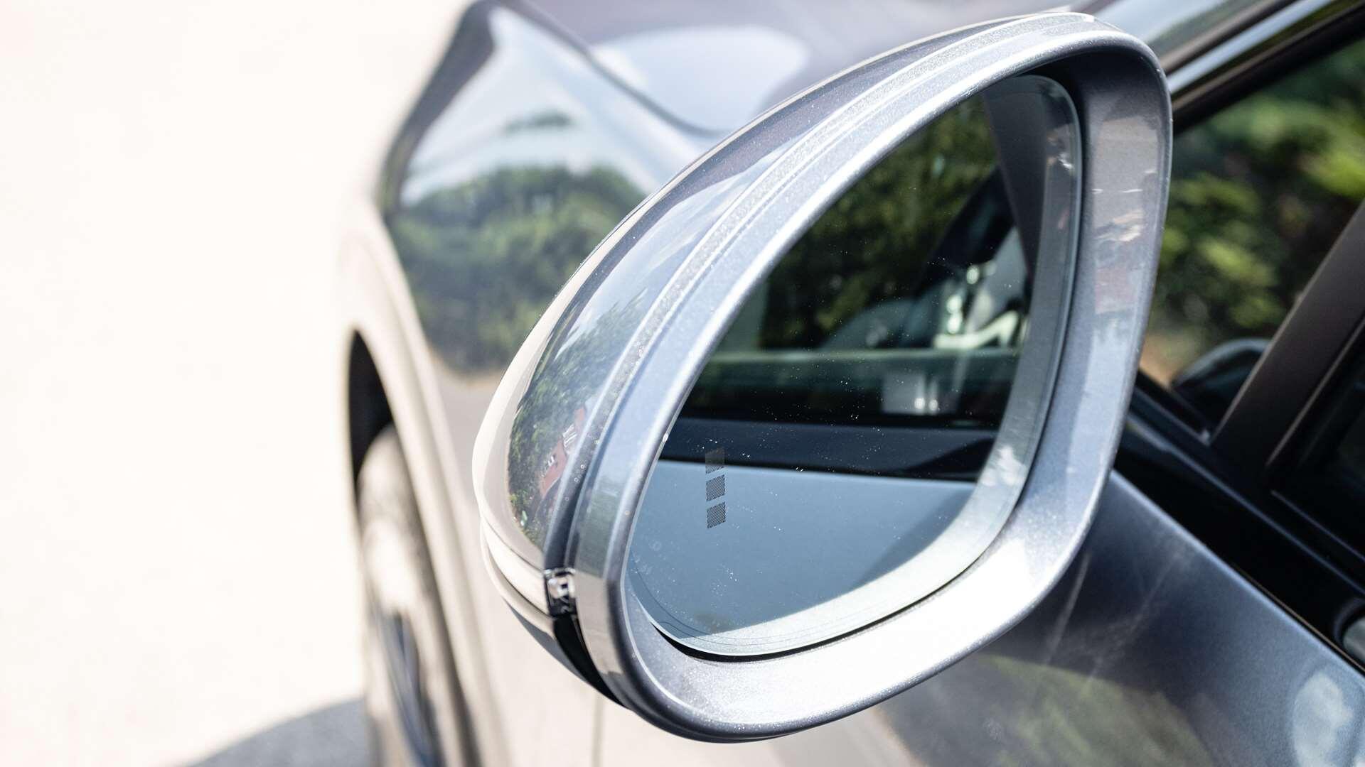 Porsche Cayenne view 11