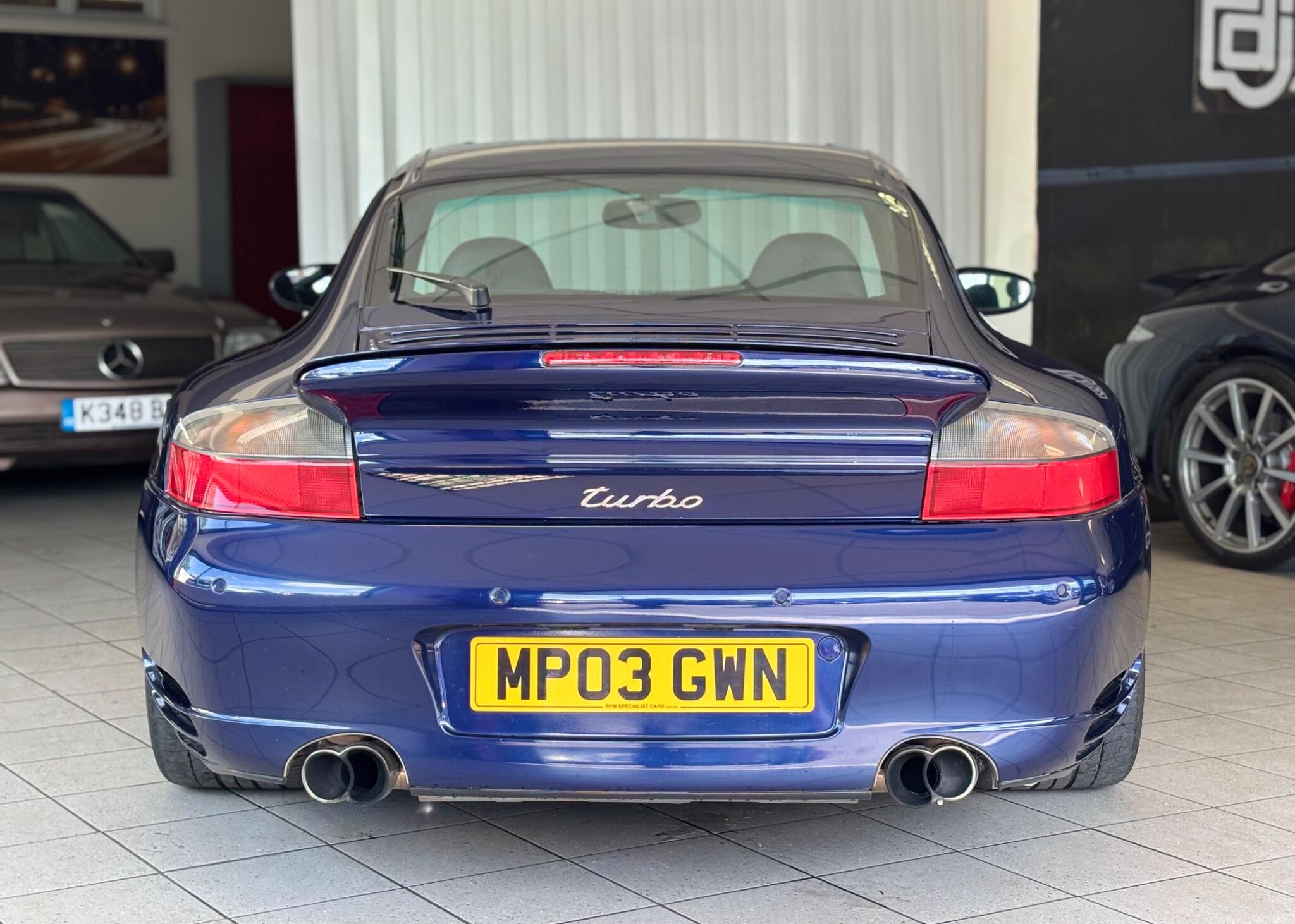 Porsche 911 view 6