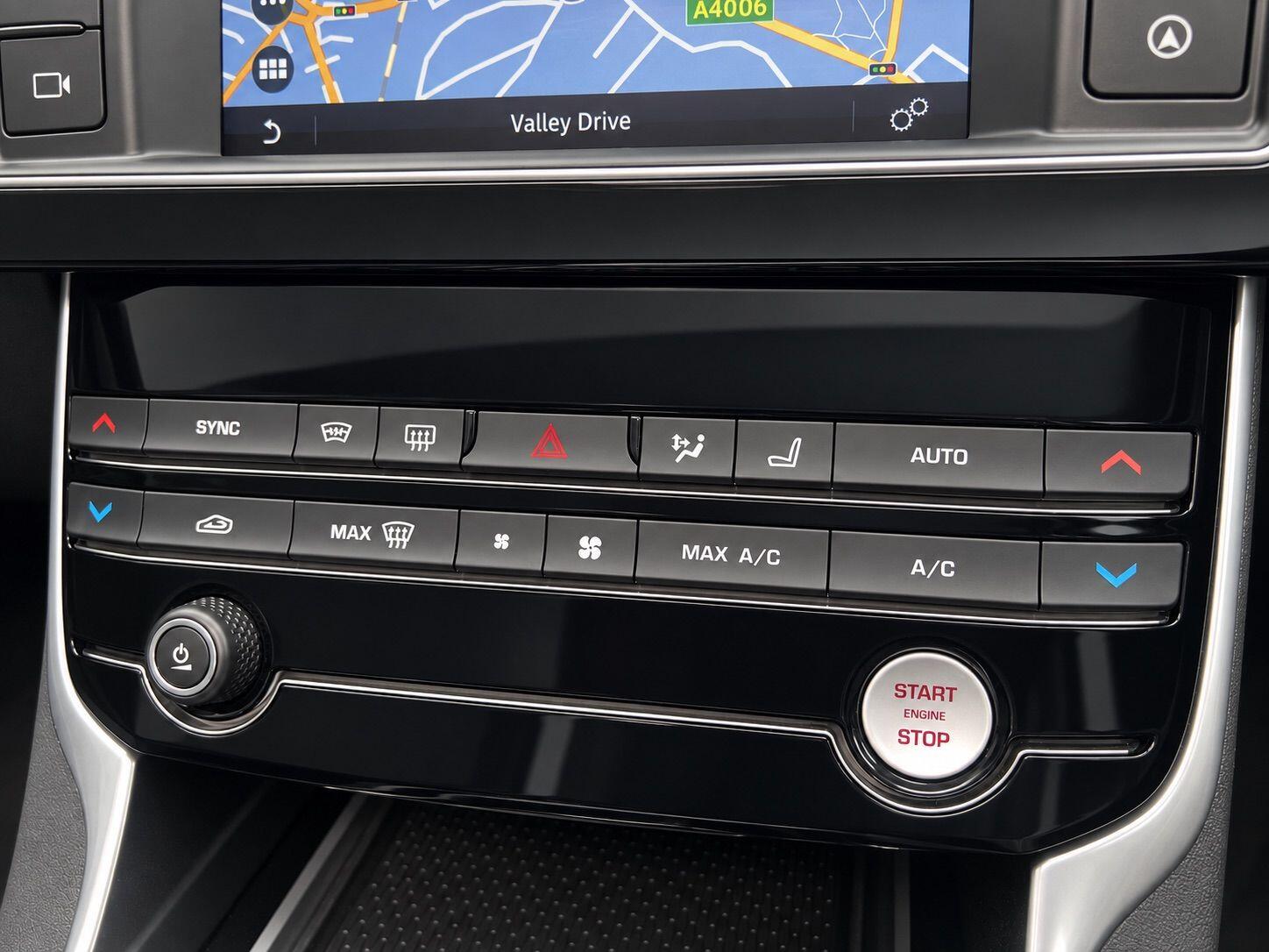 Jaguar Xe view 22