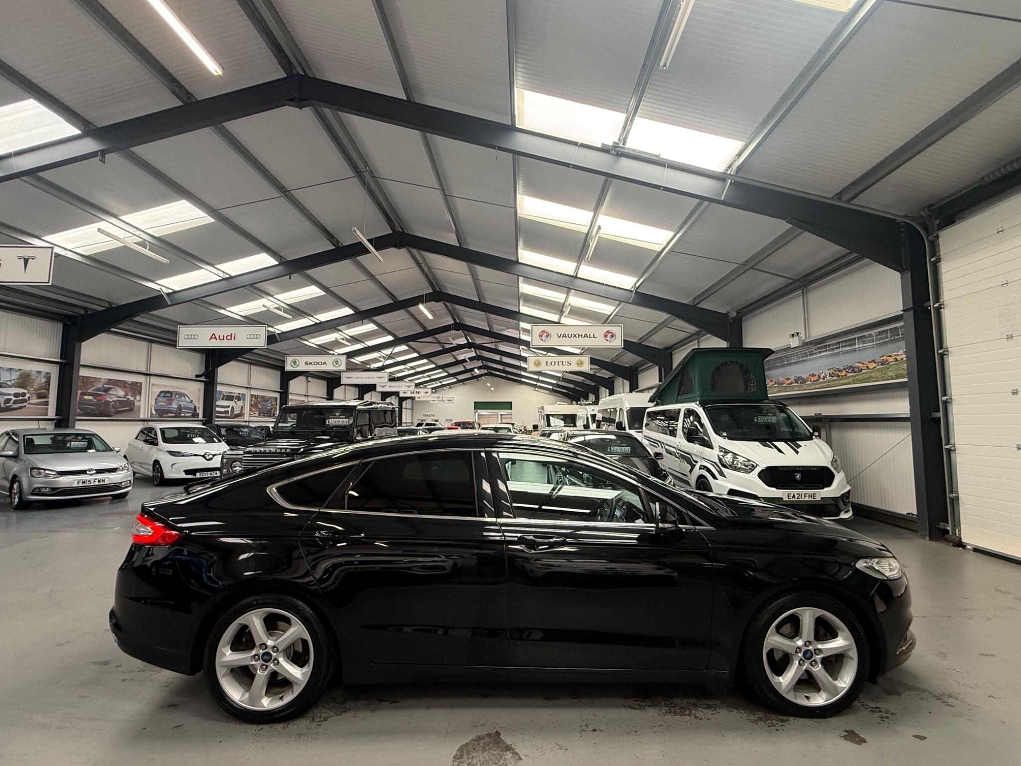 Ford Mondeo view 35