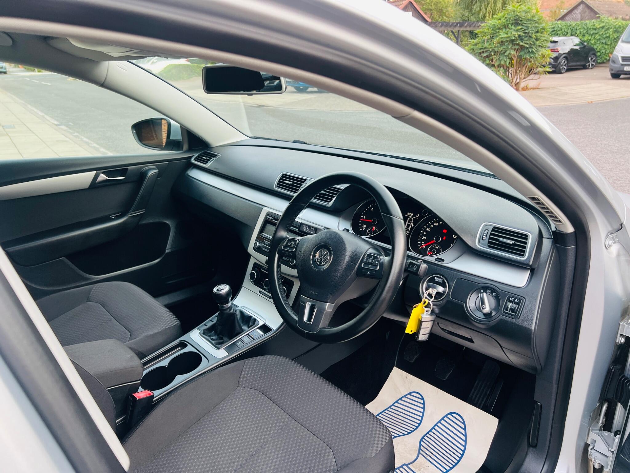 Volkswagen Passat view 40