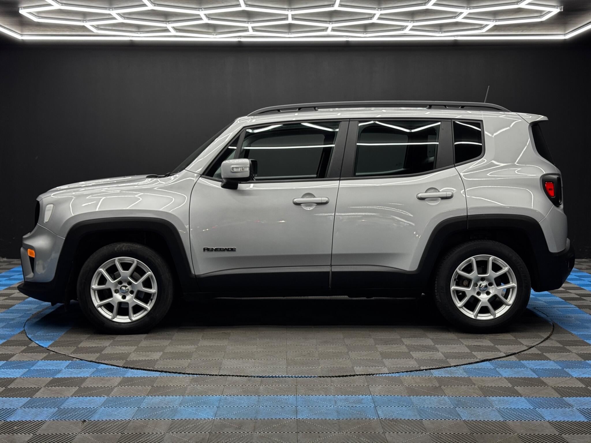 Jeep Renegade view 8