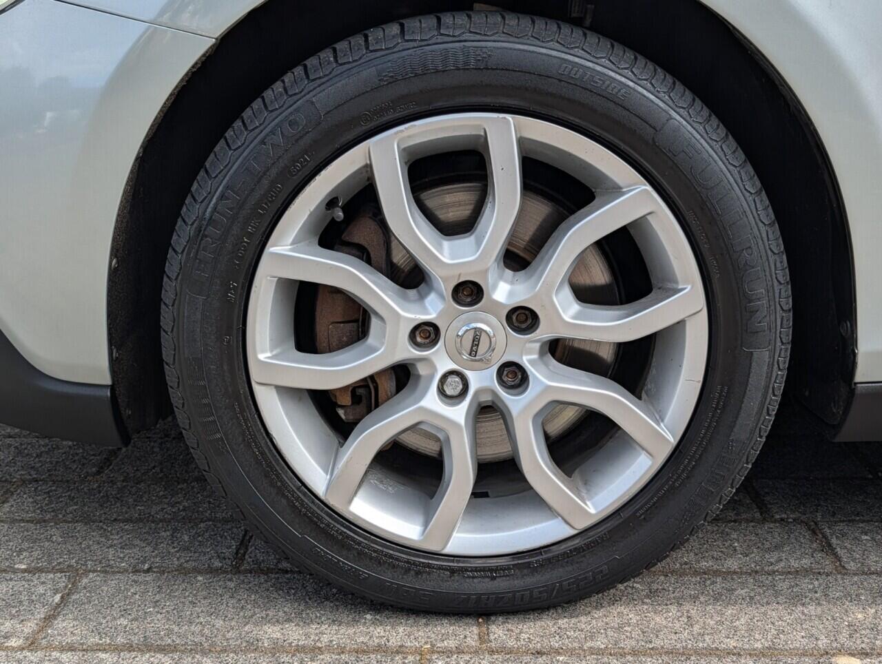 Volvo V40 Cross Country view 45