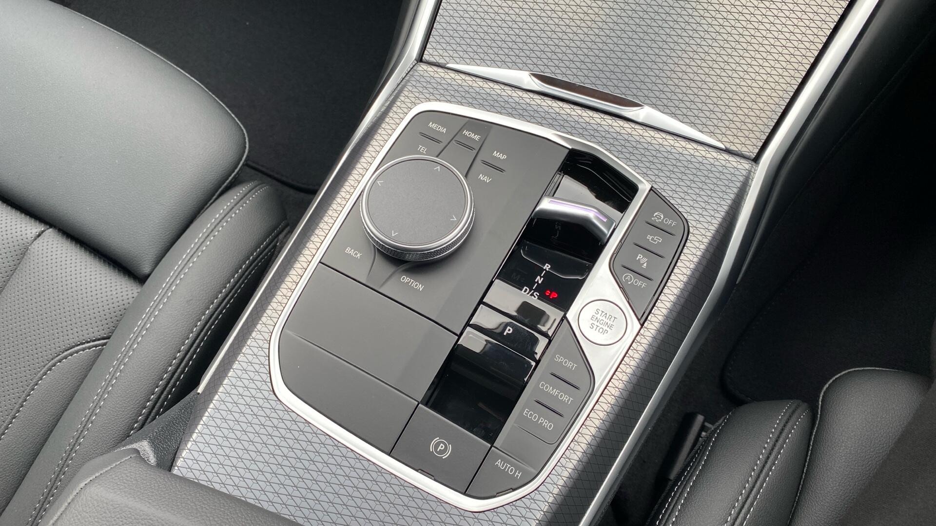BMW 3 Series view 10