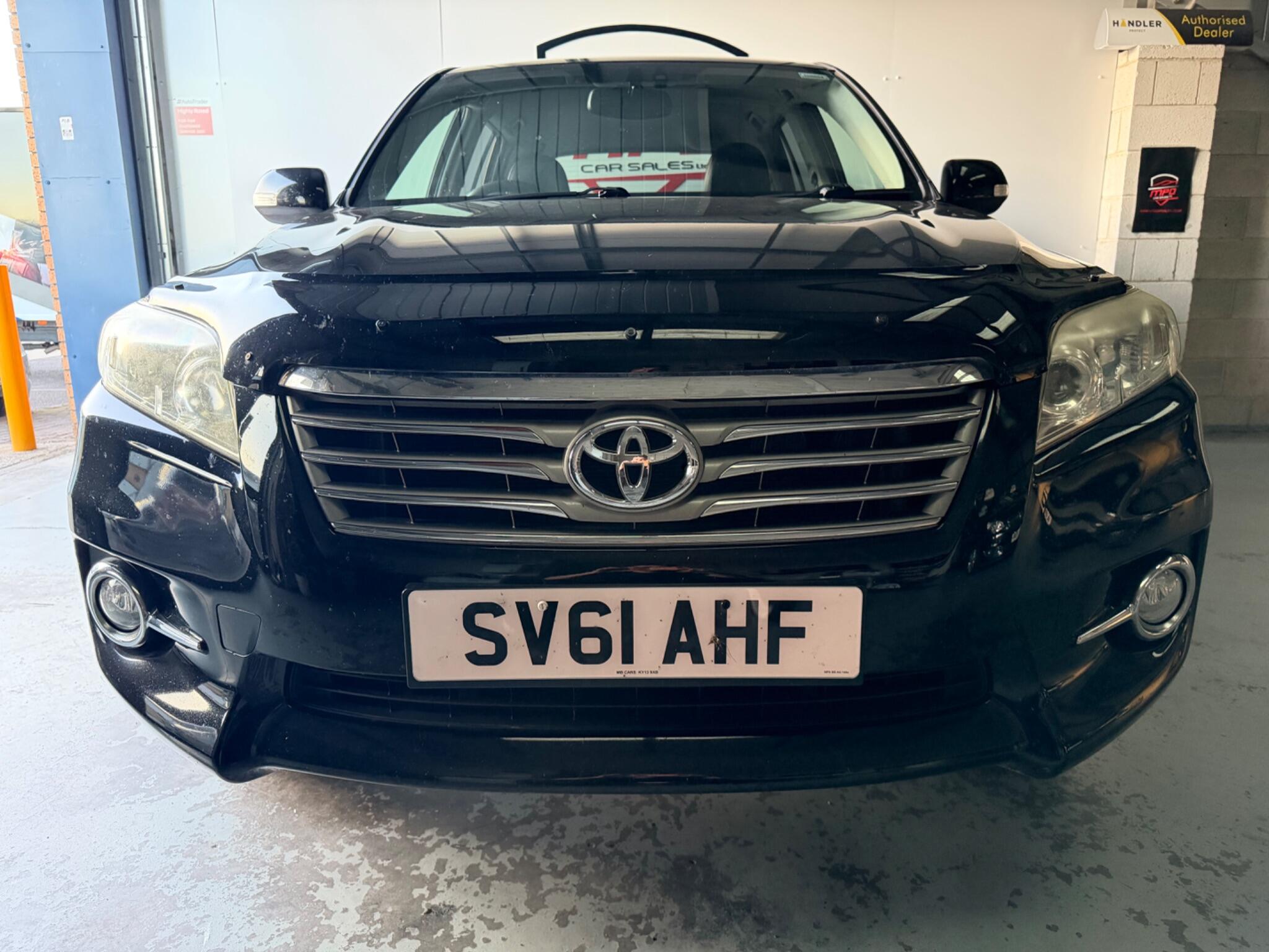 Toyota Rav4 view 4