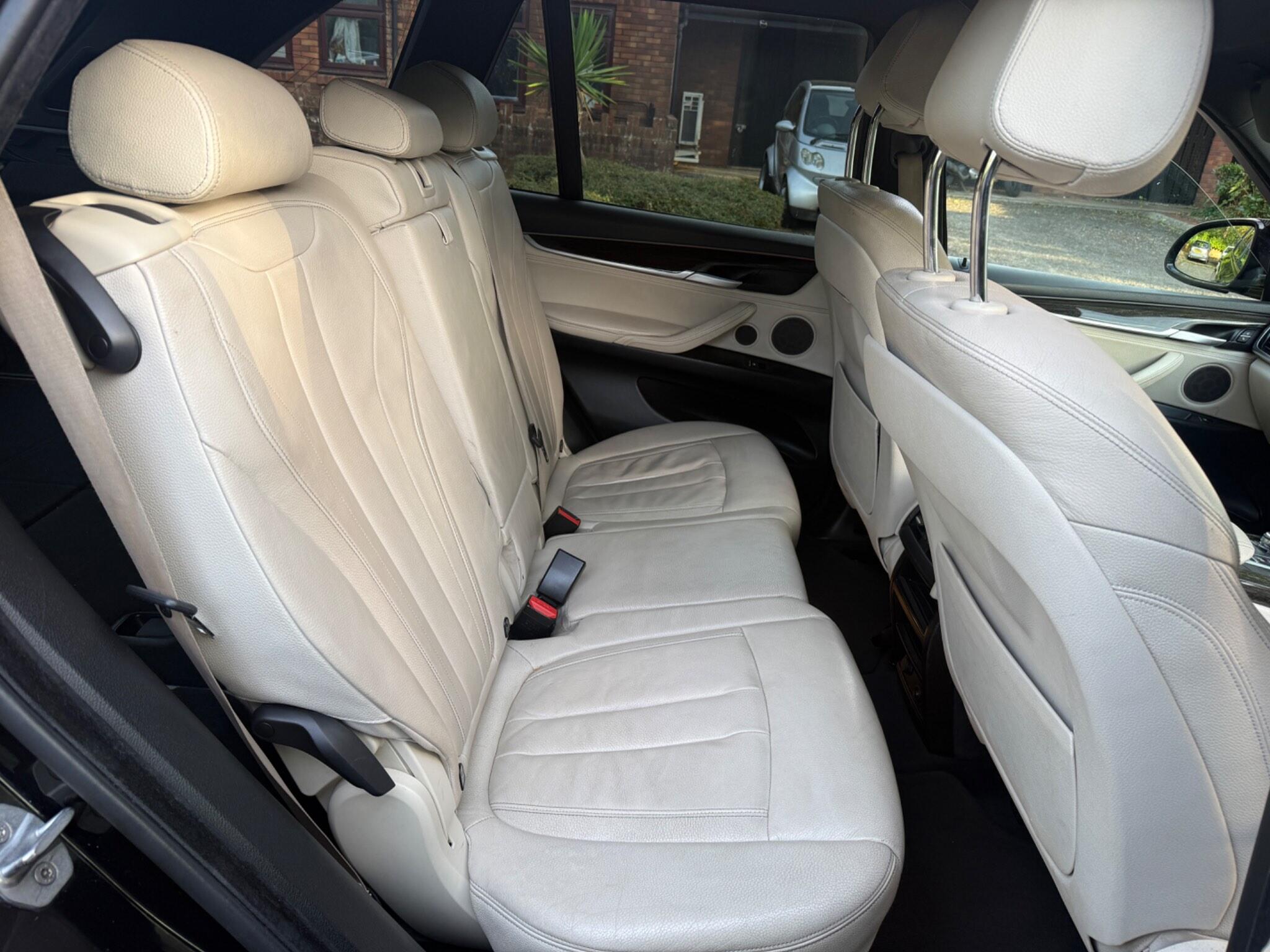 BMW X5 view 11