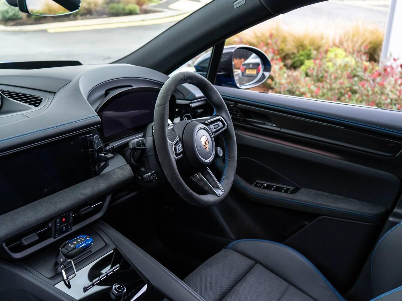 Porsche Macan view 36