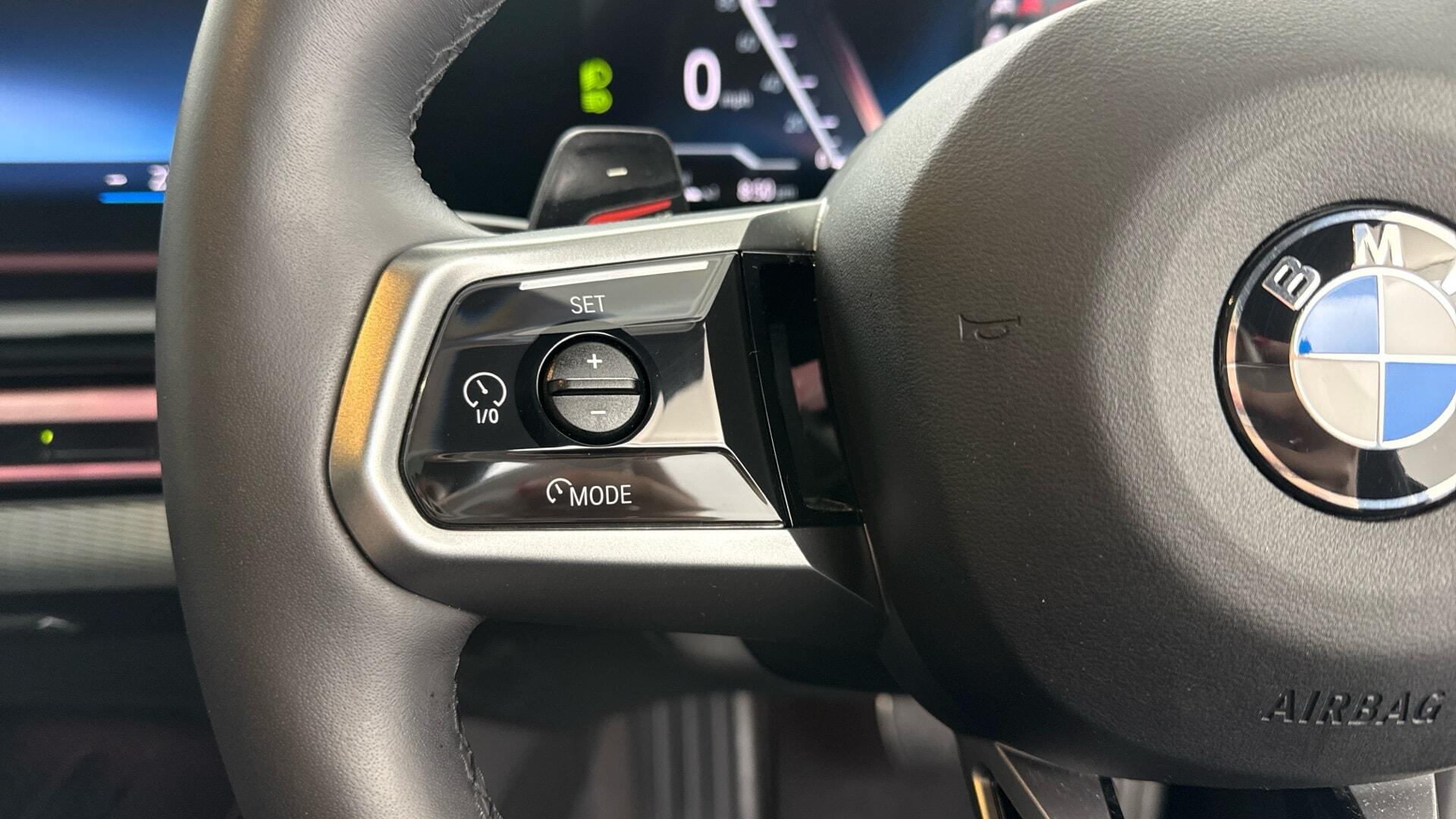 BMW 5 Series view 17