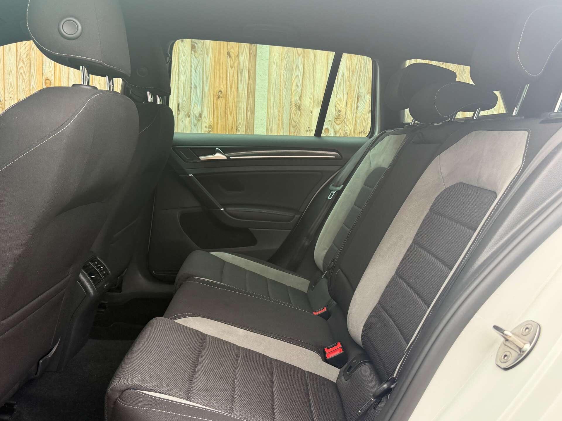 Volkswagen Golf view 19